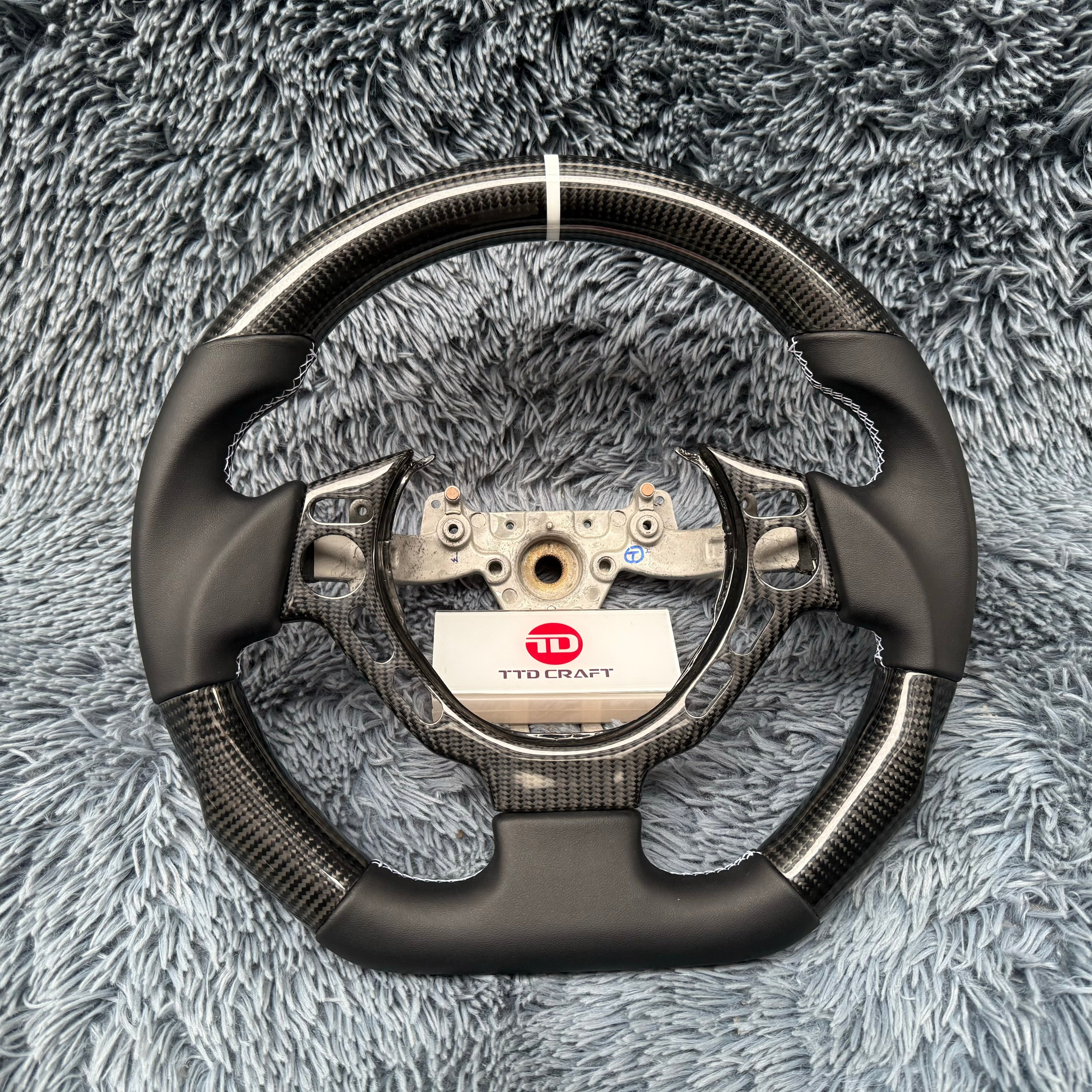 For Nissan 2009-2016 GTR R35 Custom Carbon Fiber Steering Wheel
