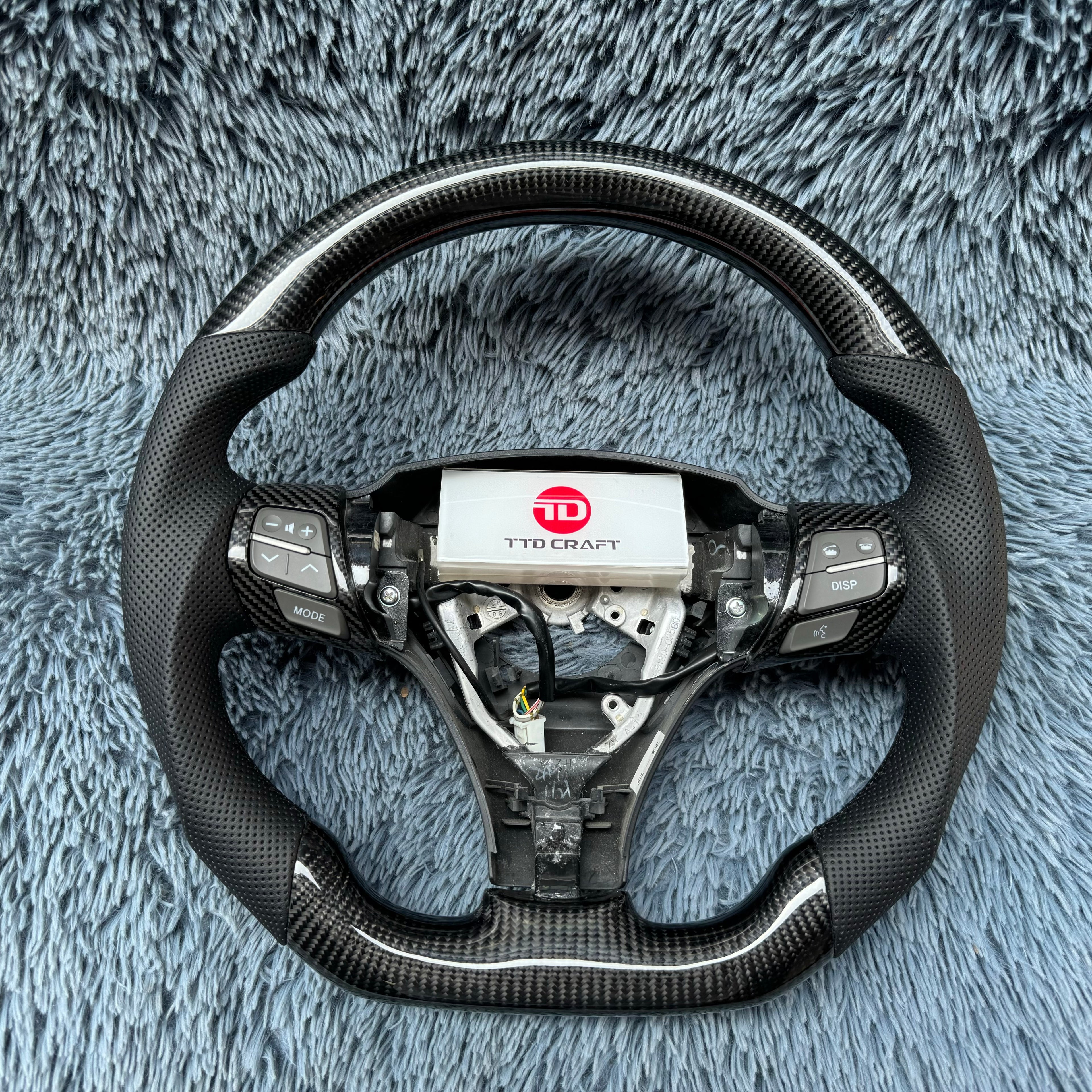 For Toyota 2007-2010 Camry /2009-2012 Venza Carbon Fiber Steering Wheel