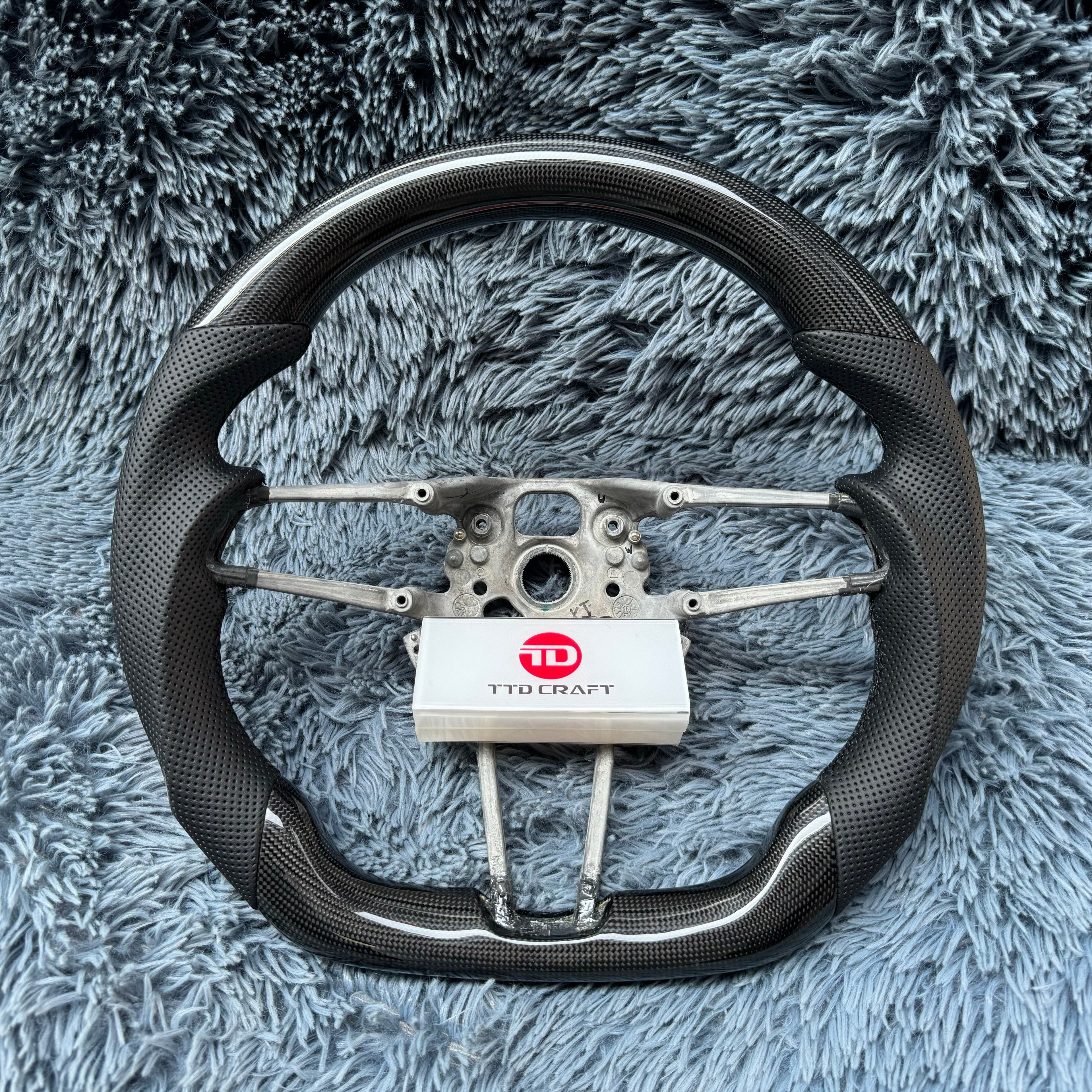 For Porsche 911 / Panamera / Cayman 718 / Cayenne / Macan Custom Carbon Fiber Steering Wheel