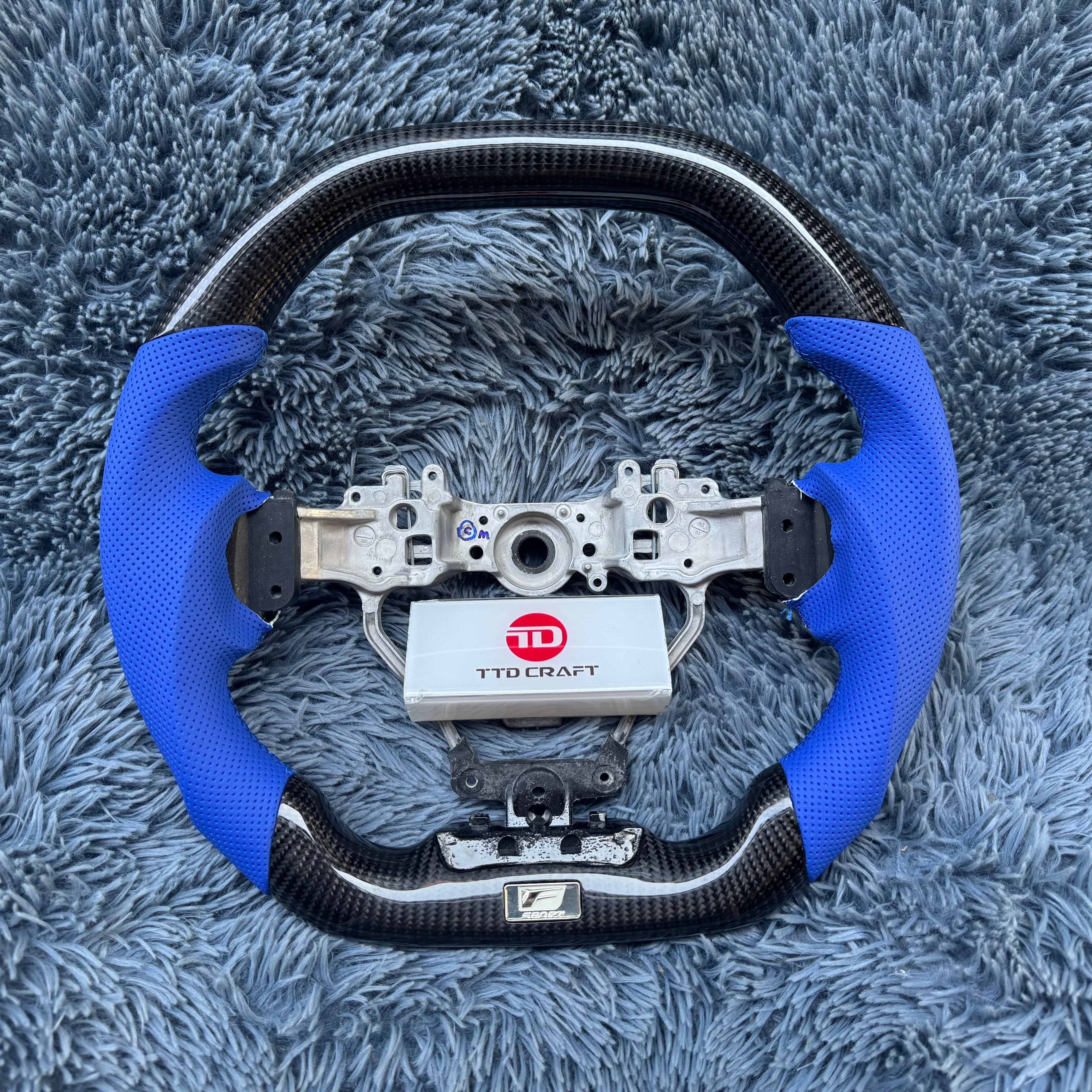 For Lexus 2014-2025 IS CT200h NX RC RCF Custom Carbon Fiber Steering Wheel