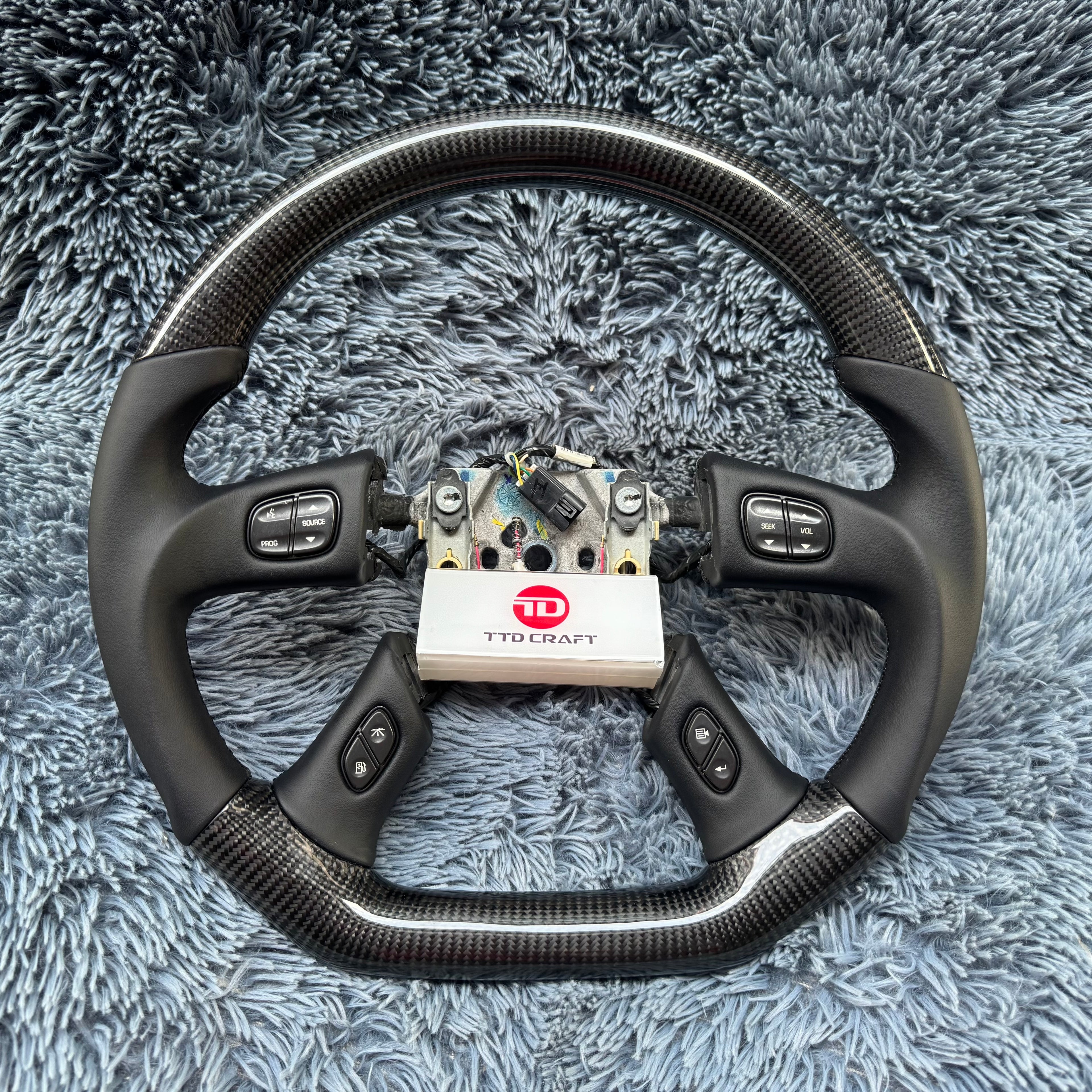 For 2003-2007 Hummer H2 Carbon Fiber Steering Wheel