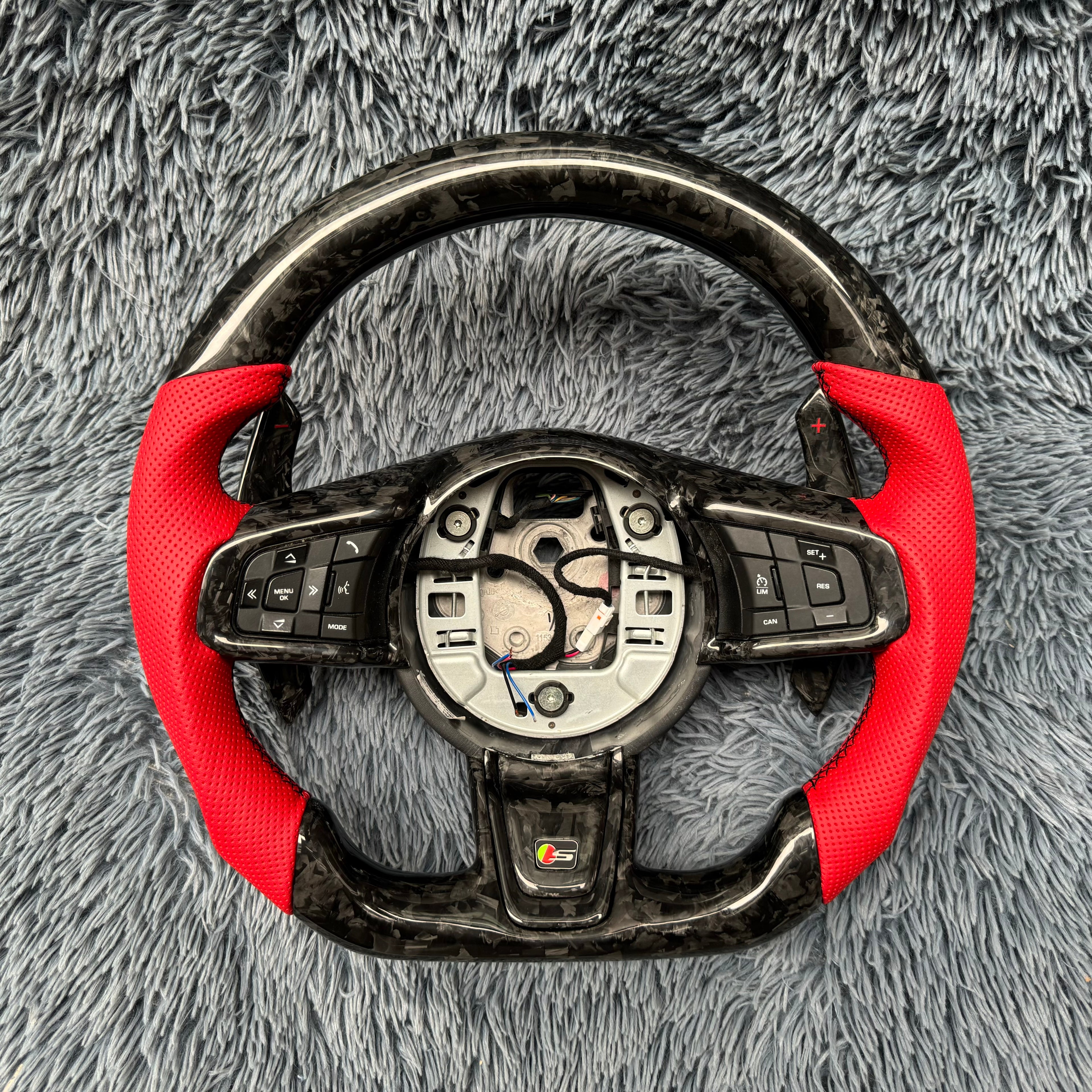 For Jaguar 2016-2020 XF Forged Carbon Fiber Steering Wheel
