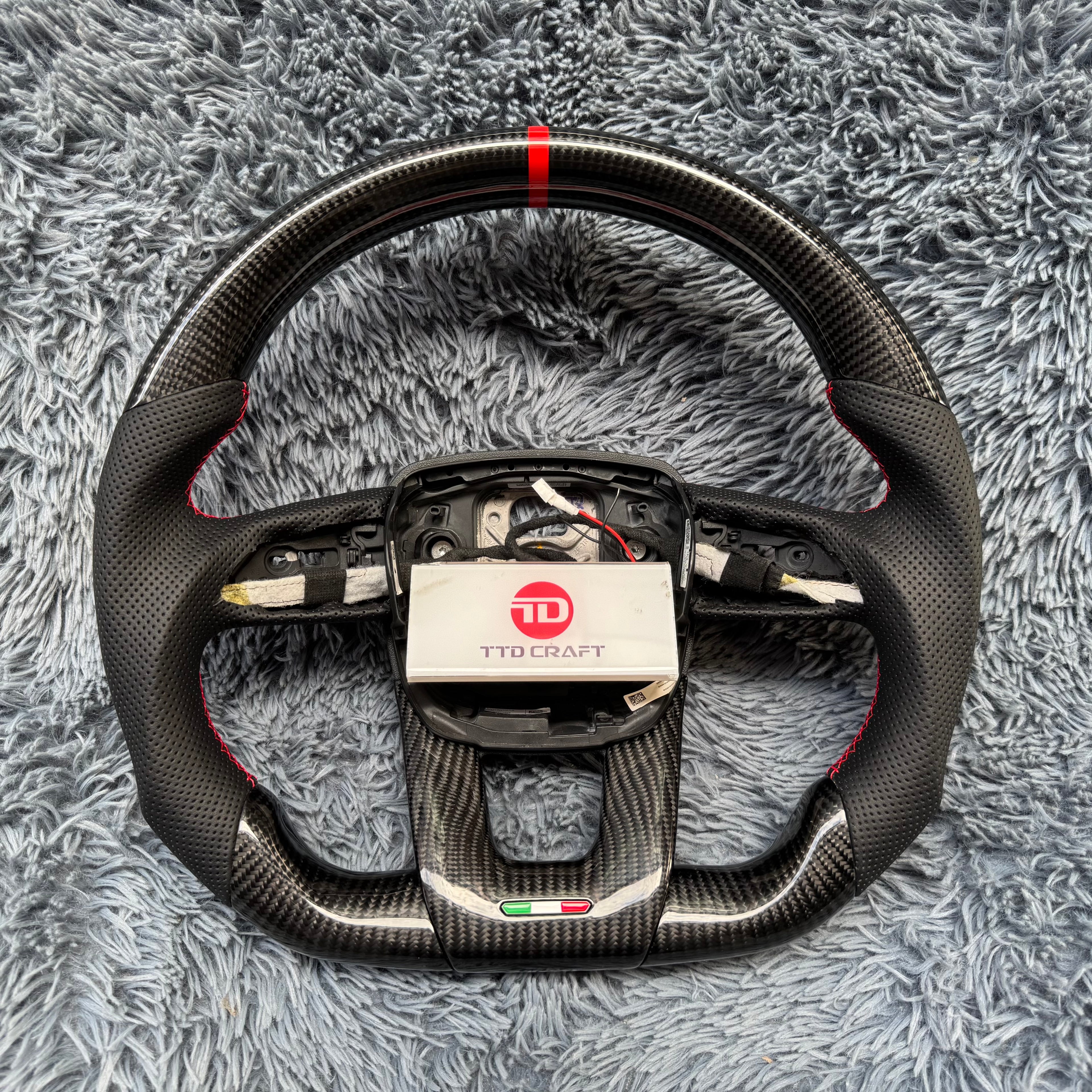 For Lamborghini 2018-2026 URUS Carbon Fiber Steering Wheel