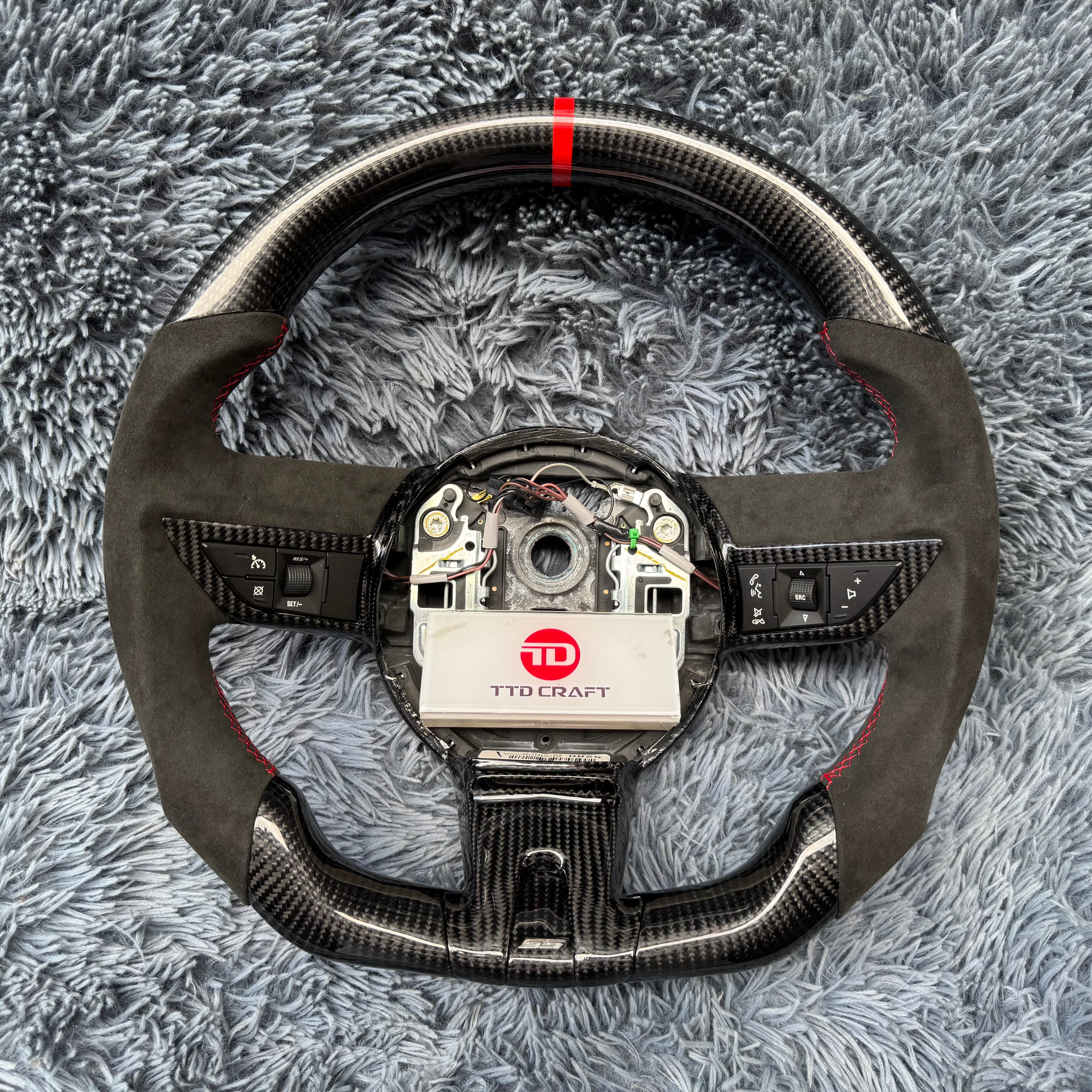 For 2010-2012 Chevy Camaro Custom Carbon Fiber Steering Wheel