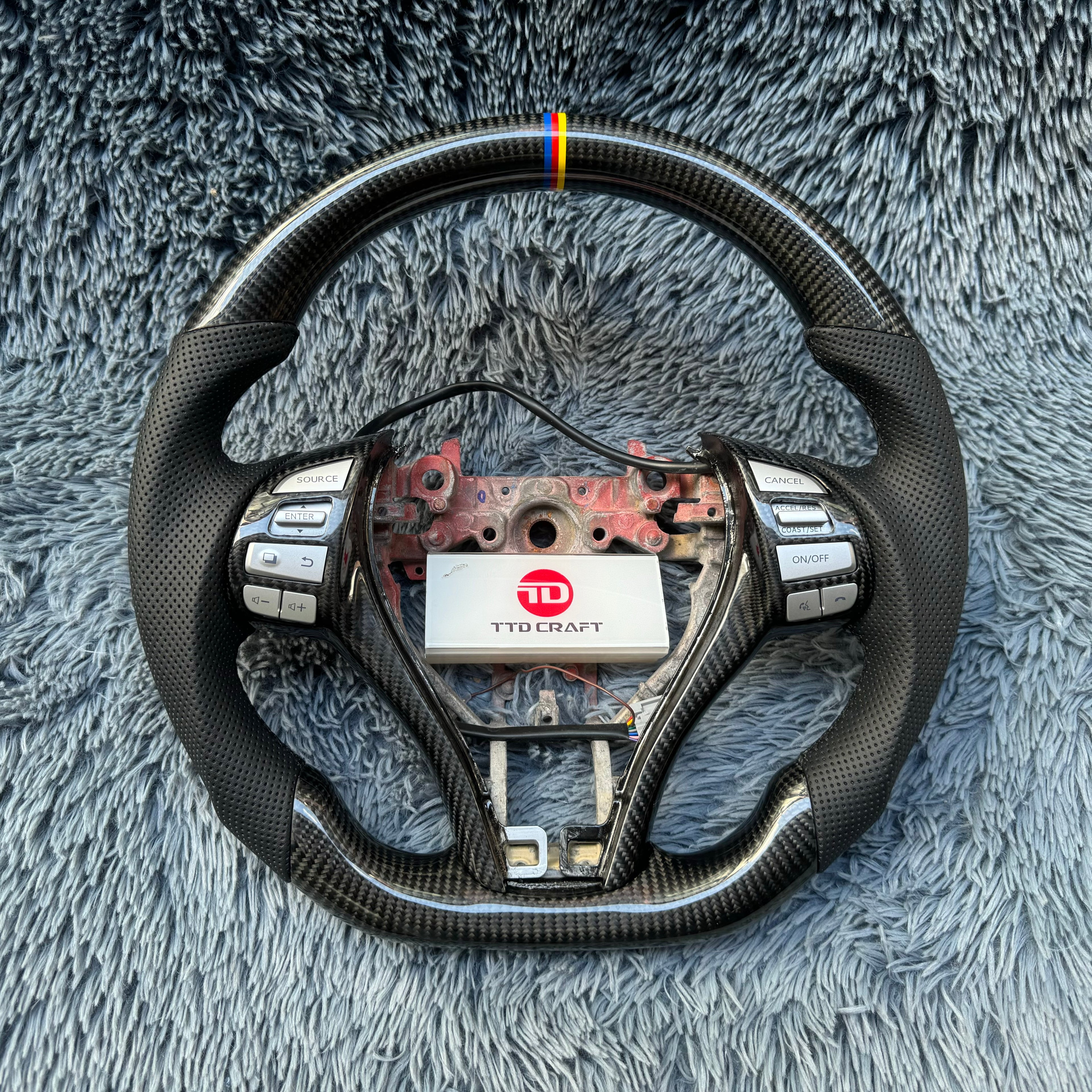 For Nissan 2013-2018  Altima Carbon Fiber Steering Wheel
