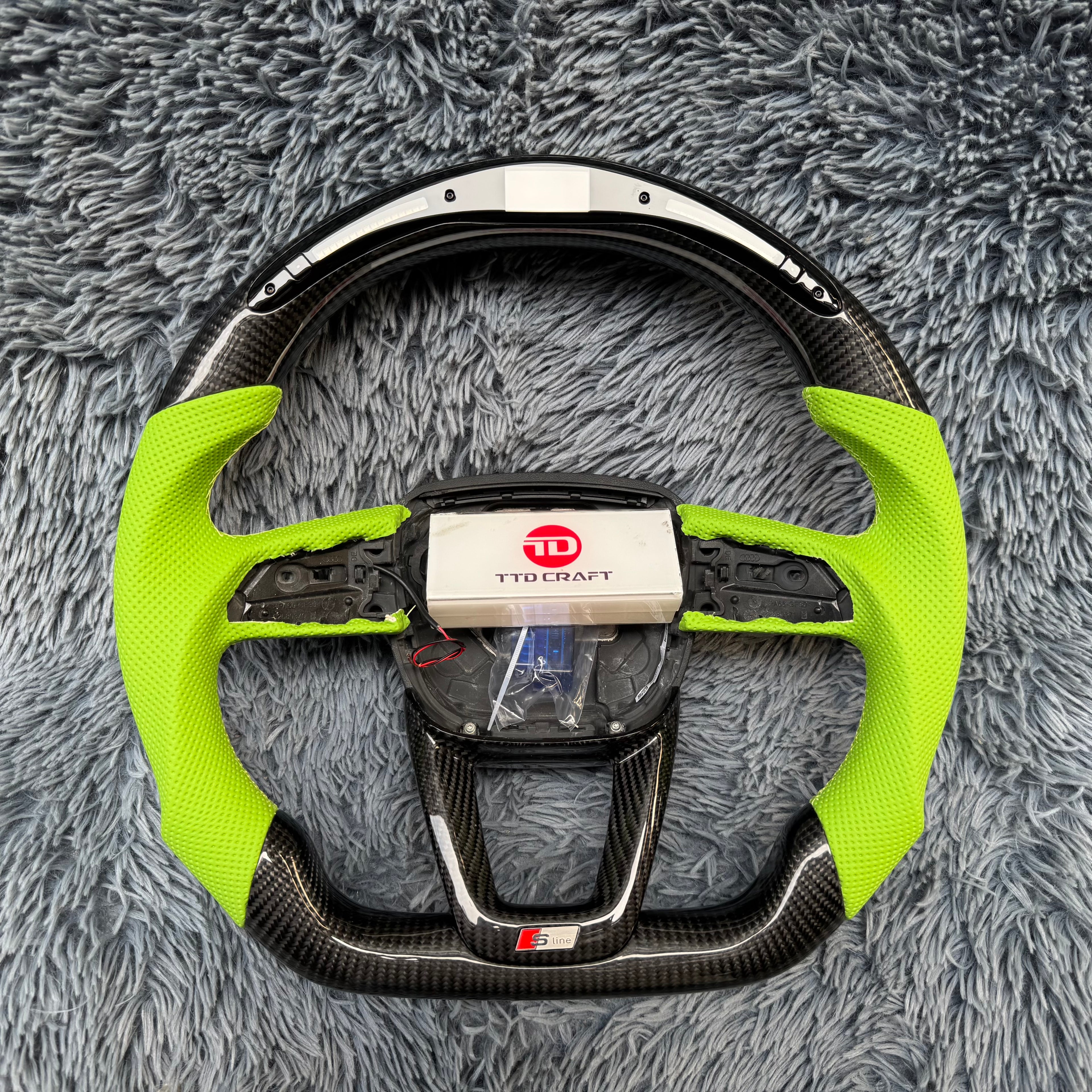 For Audi  A4 / Q5 / SQ5 / Q7 / SQ7 Custom LED Carbon Fiber Steering Wheel