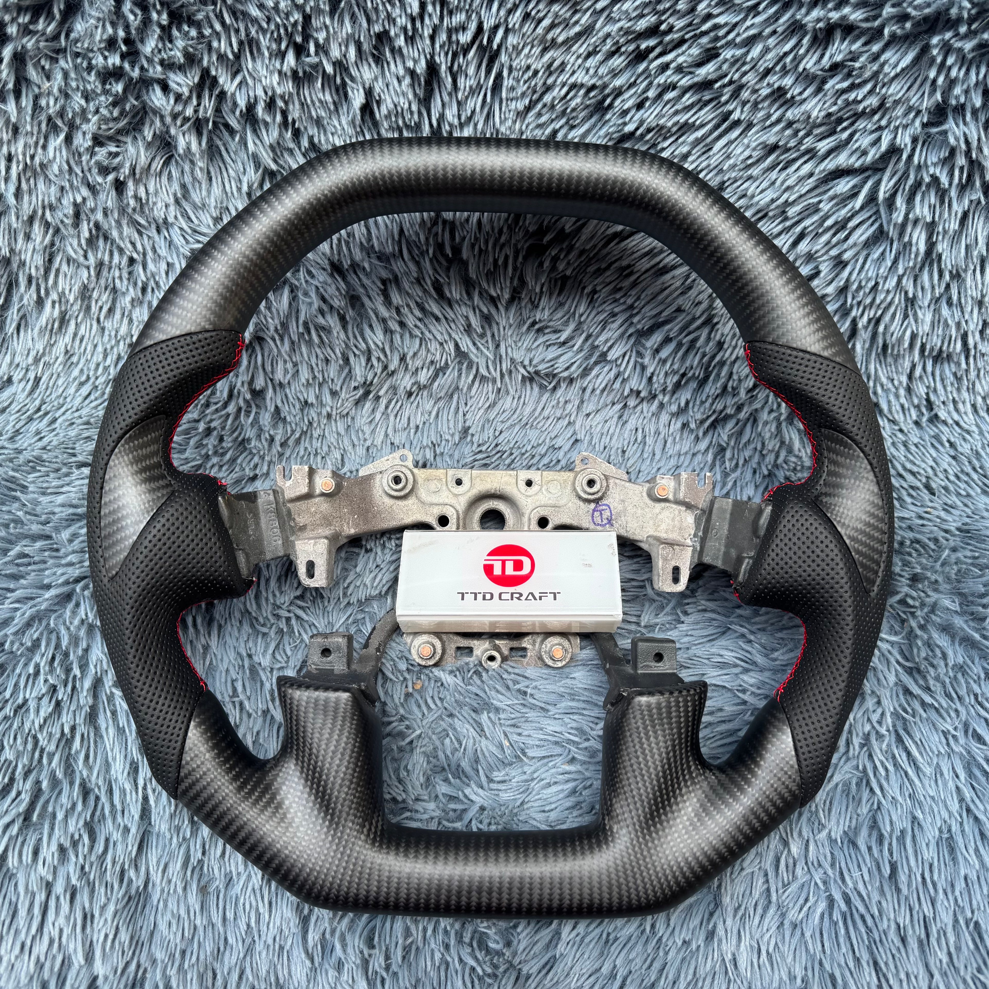 For Infiniti 2014-2024 QX80 Carbon Fiber Steering Wheel