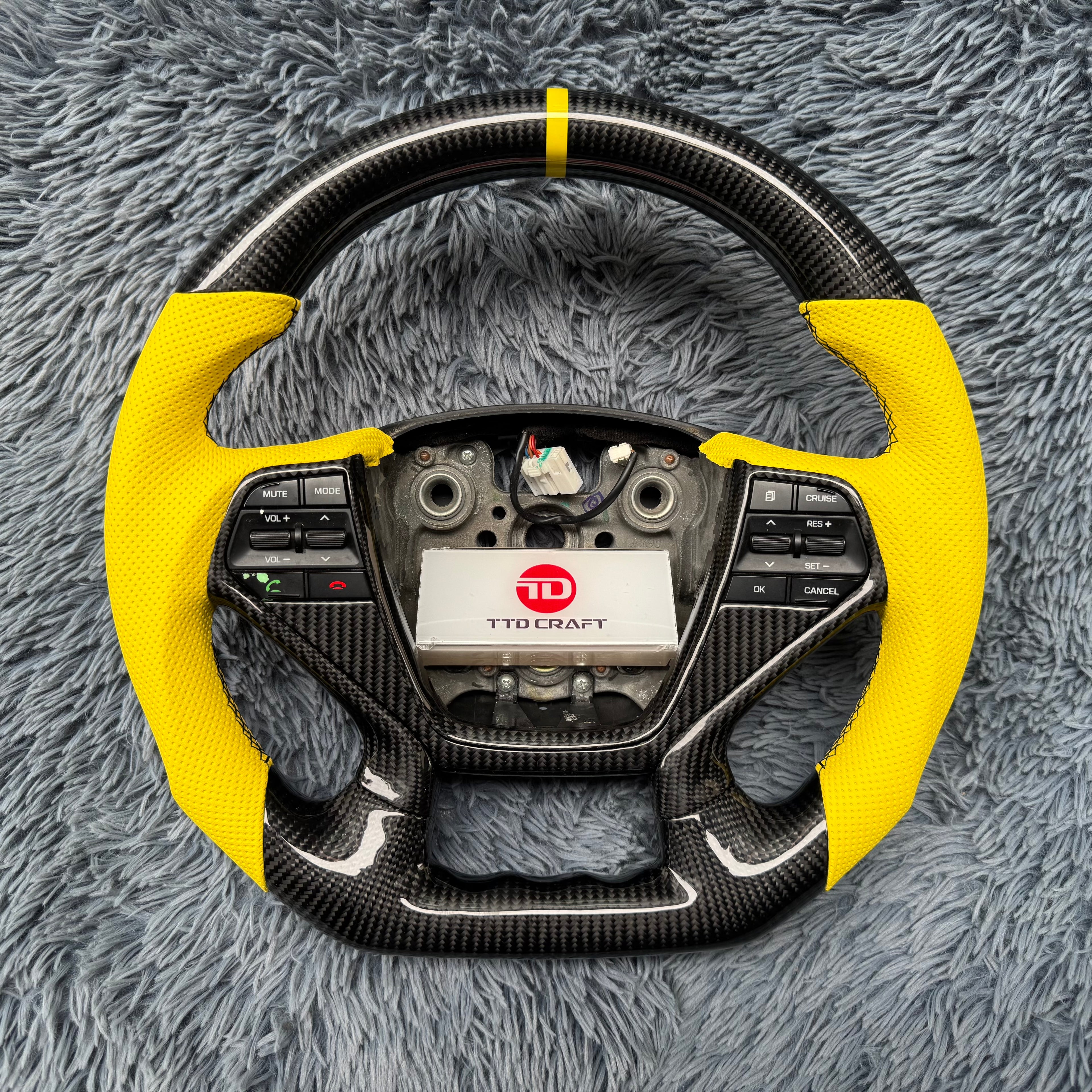 For Hyundai 2011-2014 Sonata Carbon Fiber Steering Wheel
