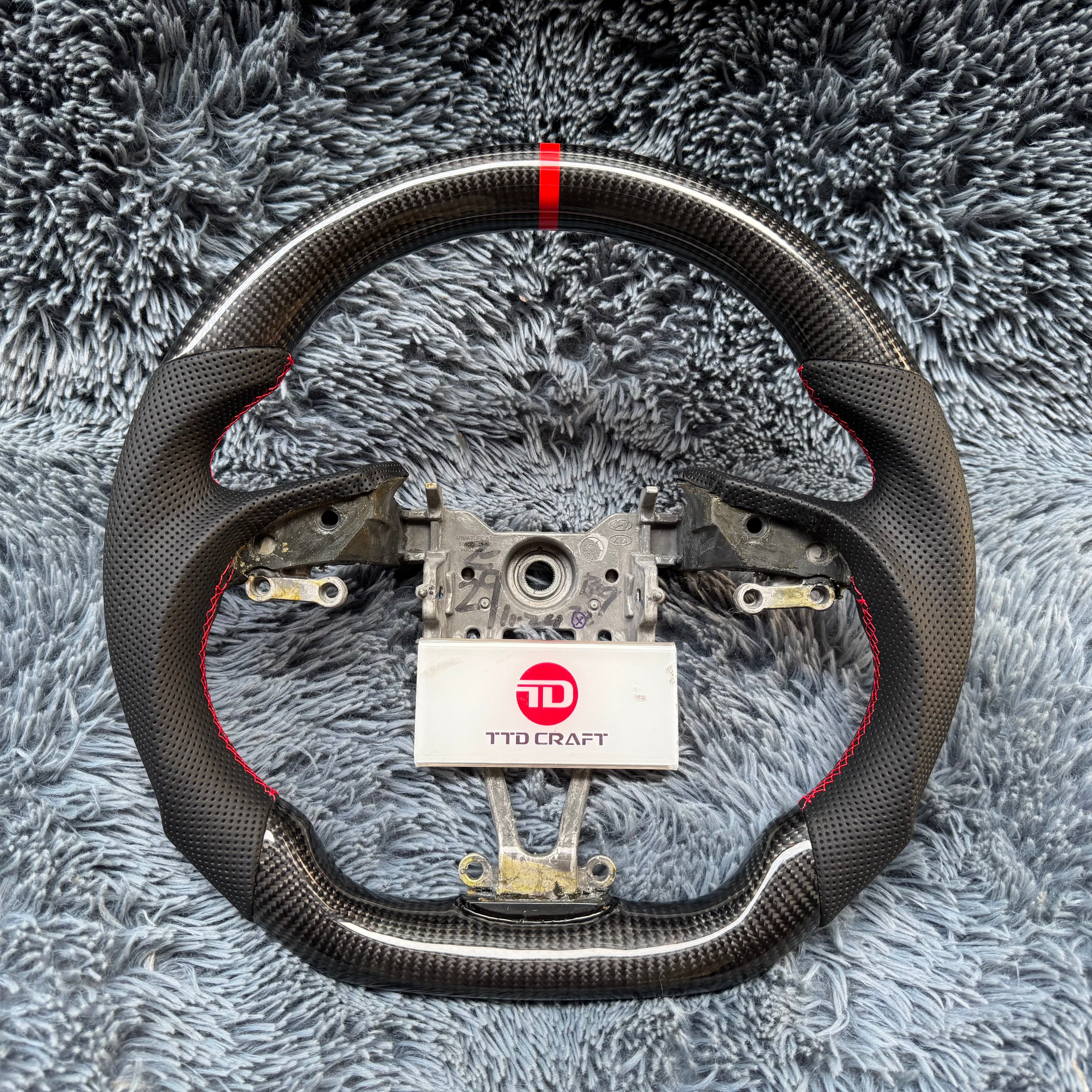 For Hyundai 2009-2016 Genesis Coupe Carbon Fiber Steering Wheel