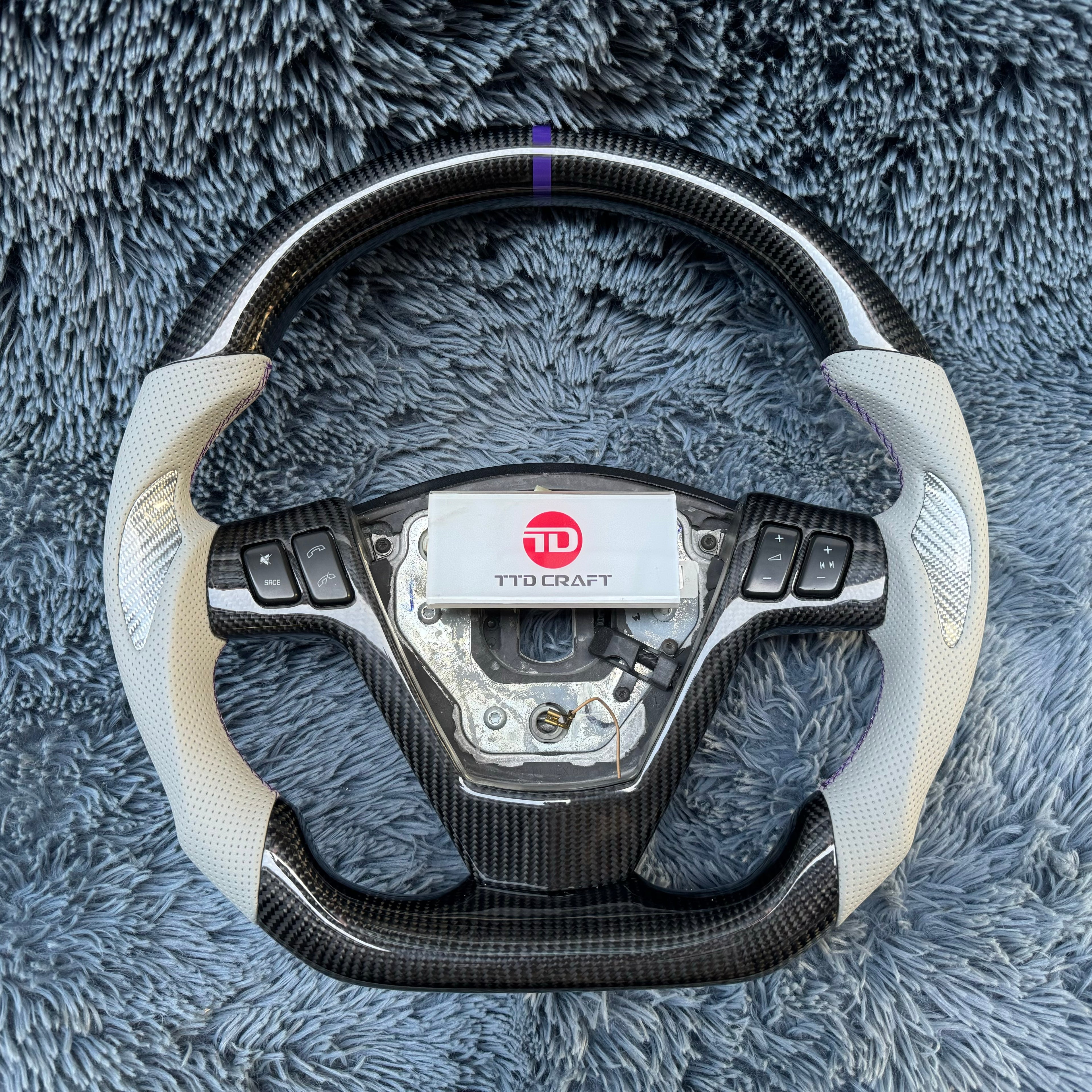 For Cadillac 2004-2008 XLR Carbon Fiber Steering Wheel