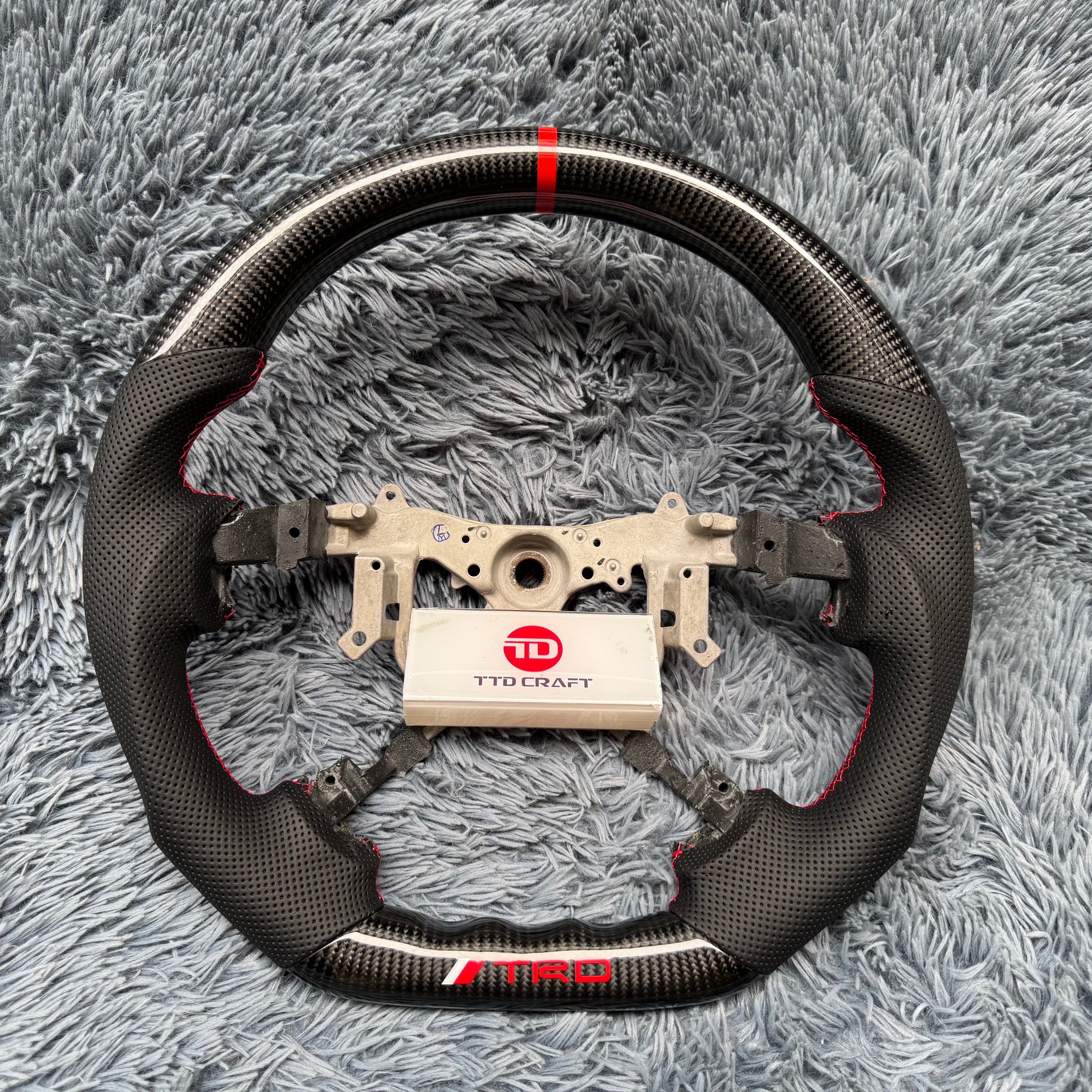 For Toyota 2007-2013 Tundra Sequoia Carbon Fiber Steering Wheel