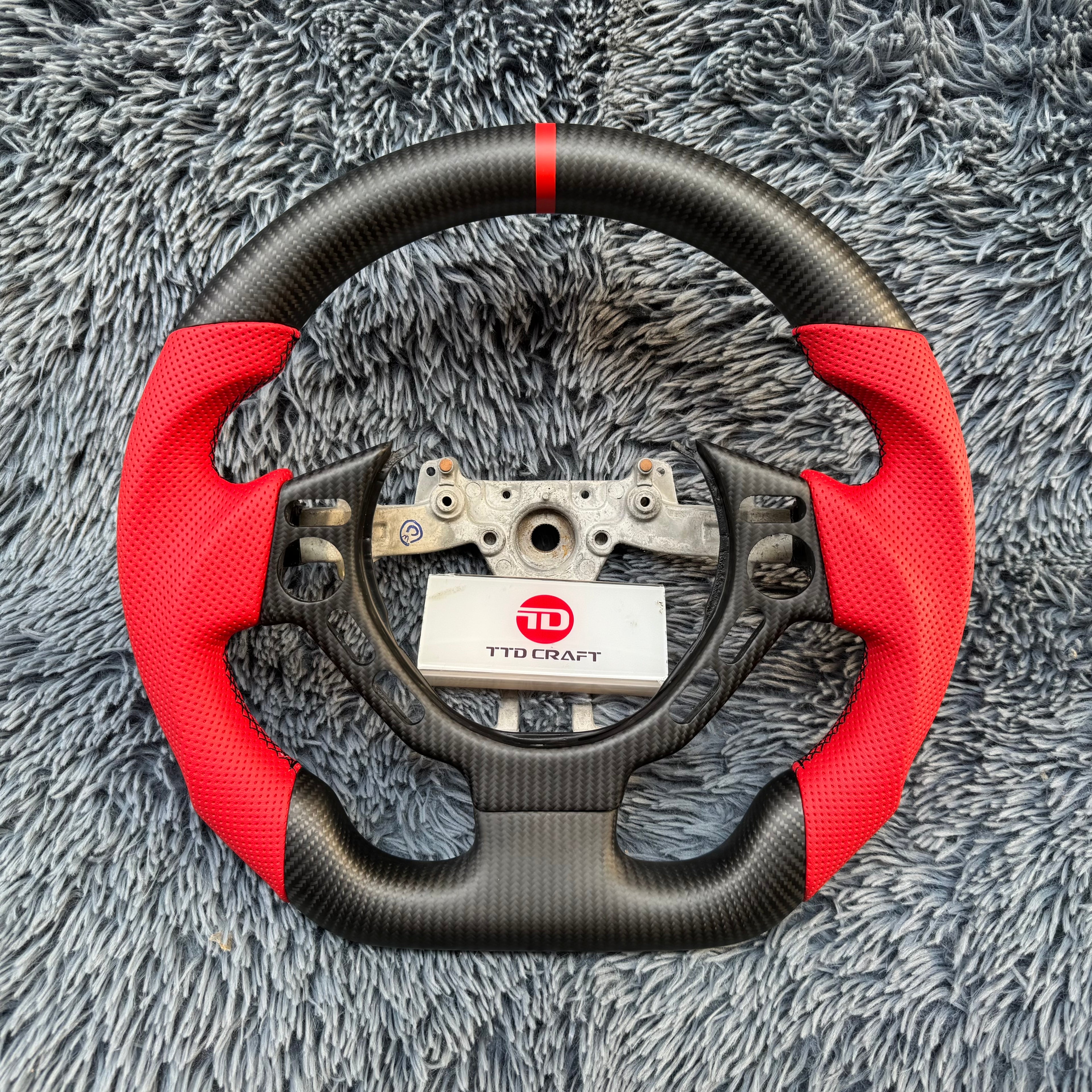 For Nissan 2009-2016 GTR R35 Custom Carbon Fiber Steering Wheel
