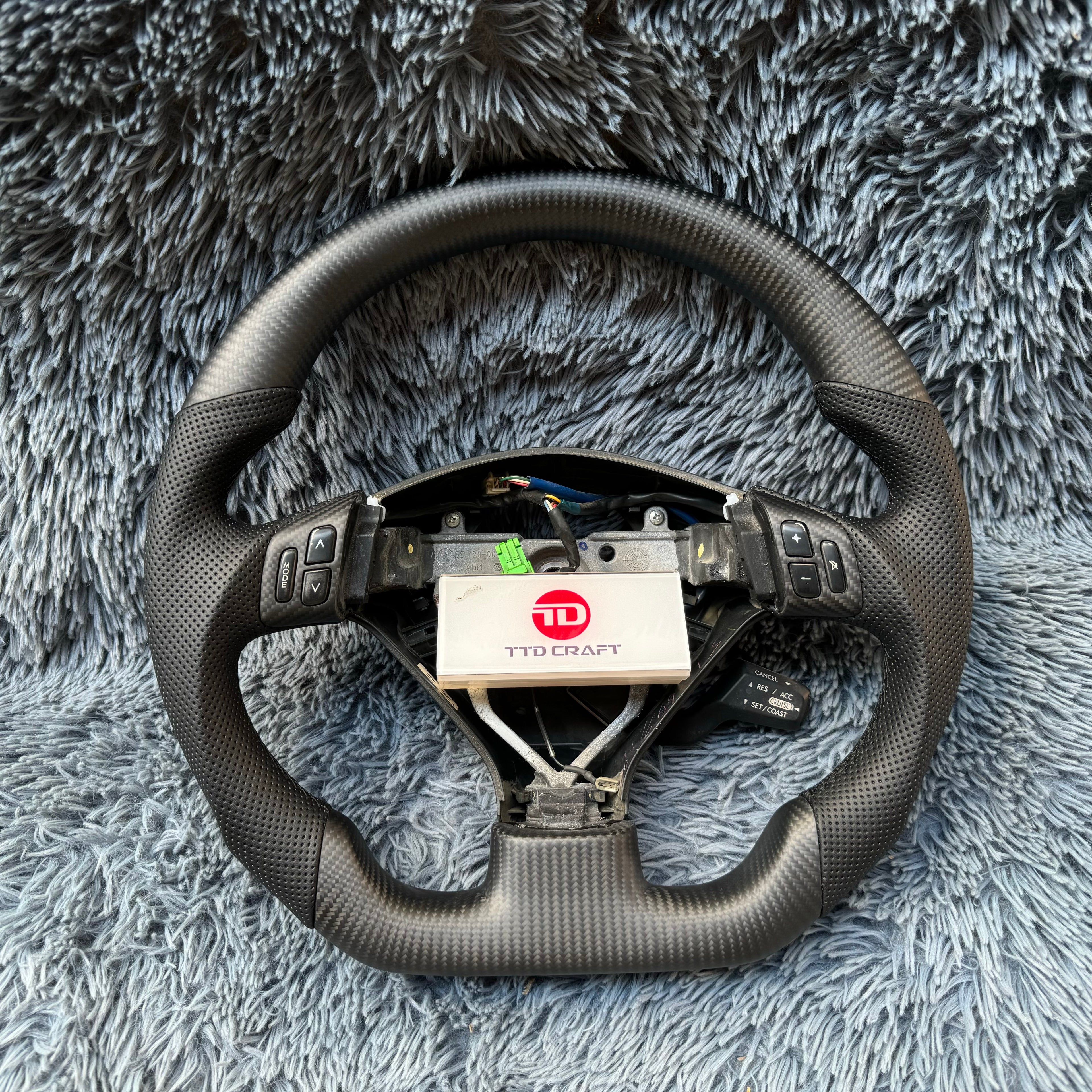 For Subaru 2004-2007 WRX STI / Forester / Legacy Custom Carbon Fiber Steering wheel