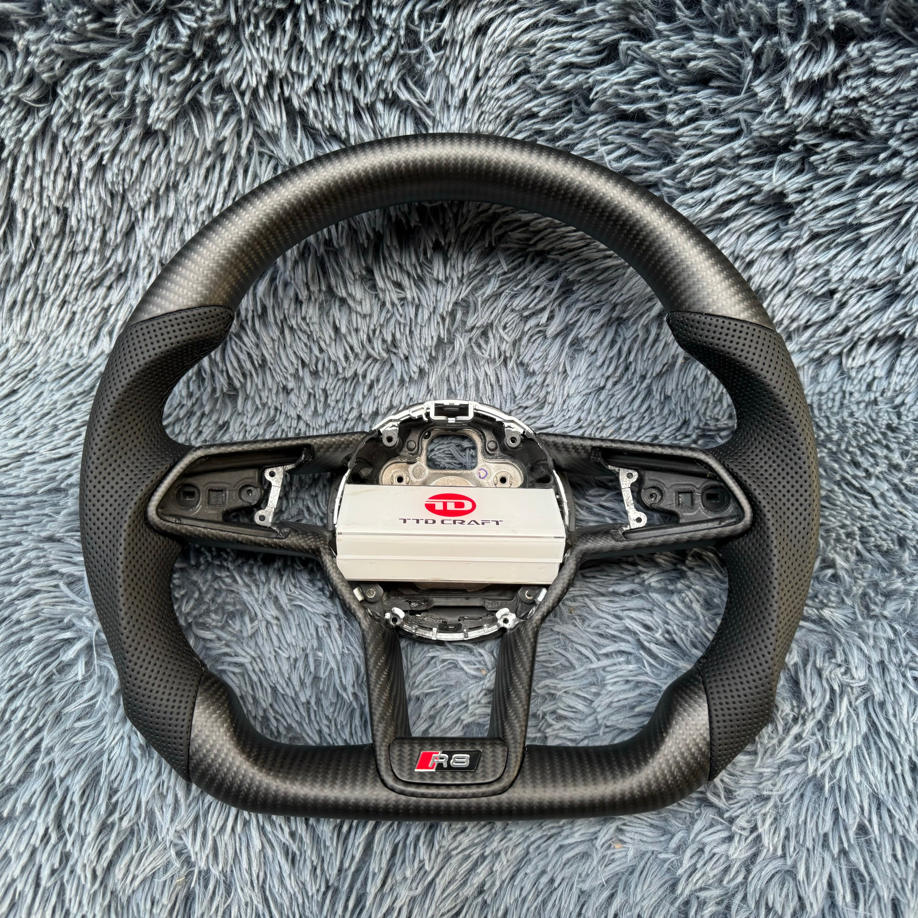 For Audi 2016+ R8/TTRS Custom Carbon Fiber  Steering Wheel