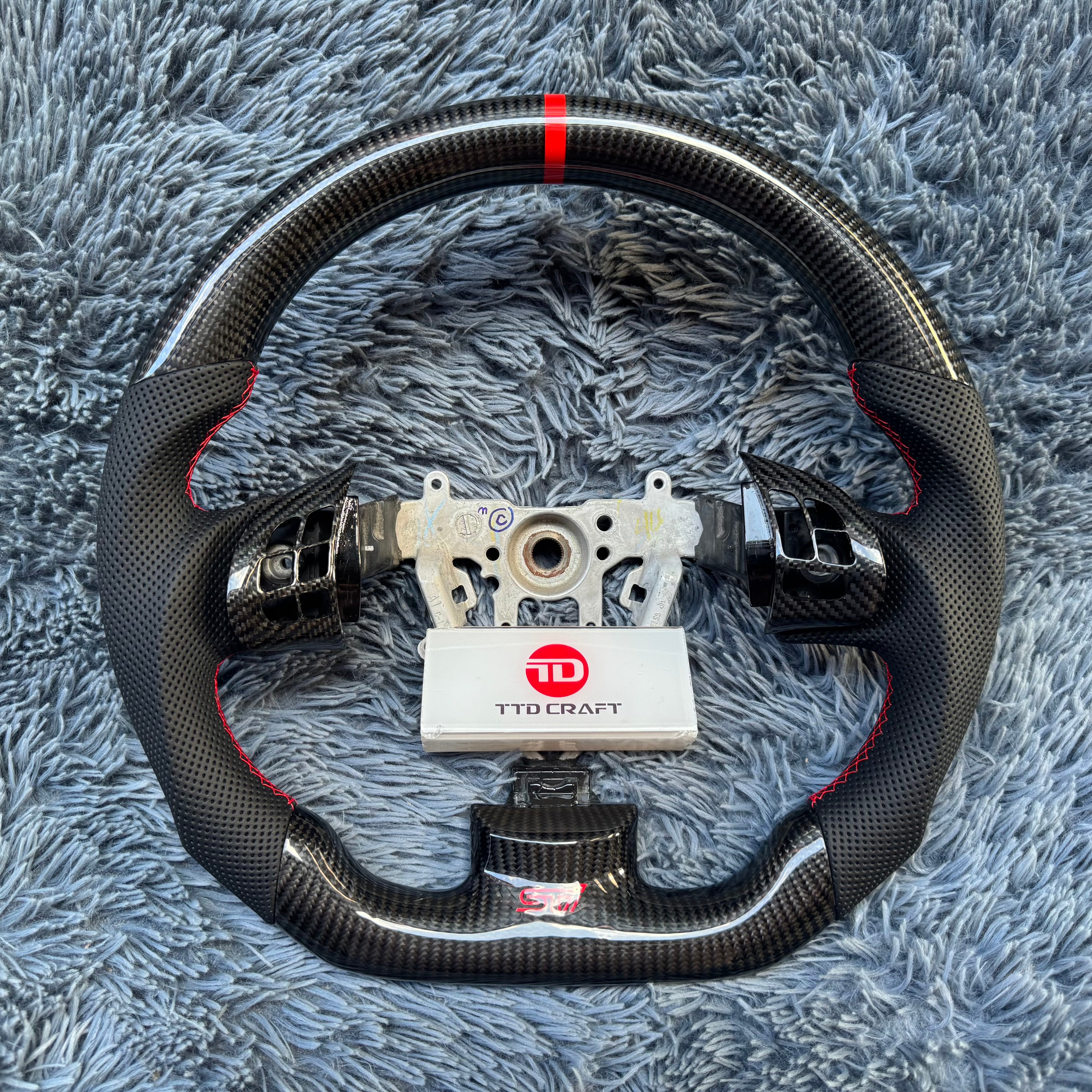 For Subaru 2008-2013 Forester / Legacy /WRX STI/ Impreza Custom Carbon Fiber Steering wheel