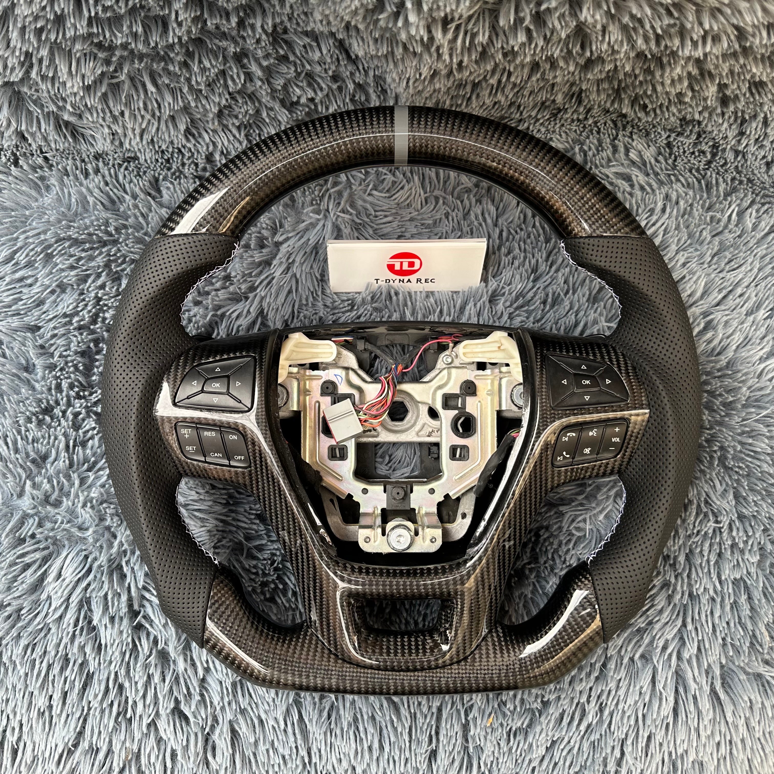 For Ford Explorer 2011-2015 Carbon Fiber Steering Wheel