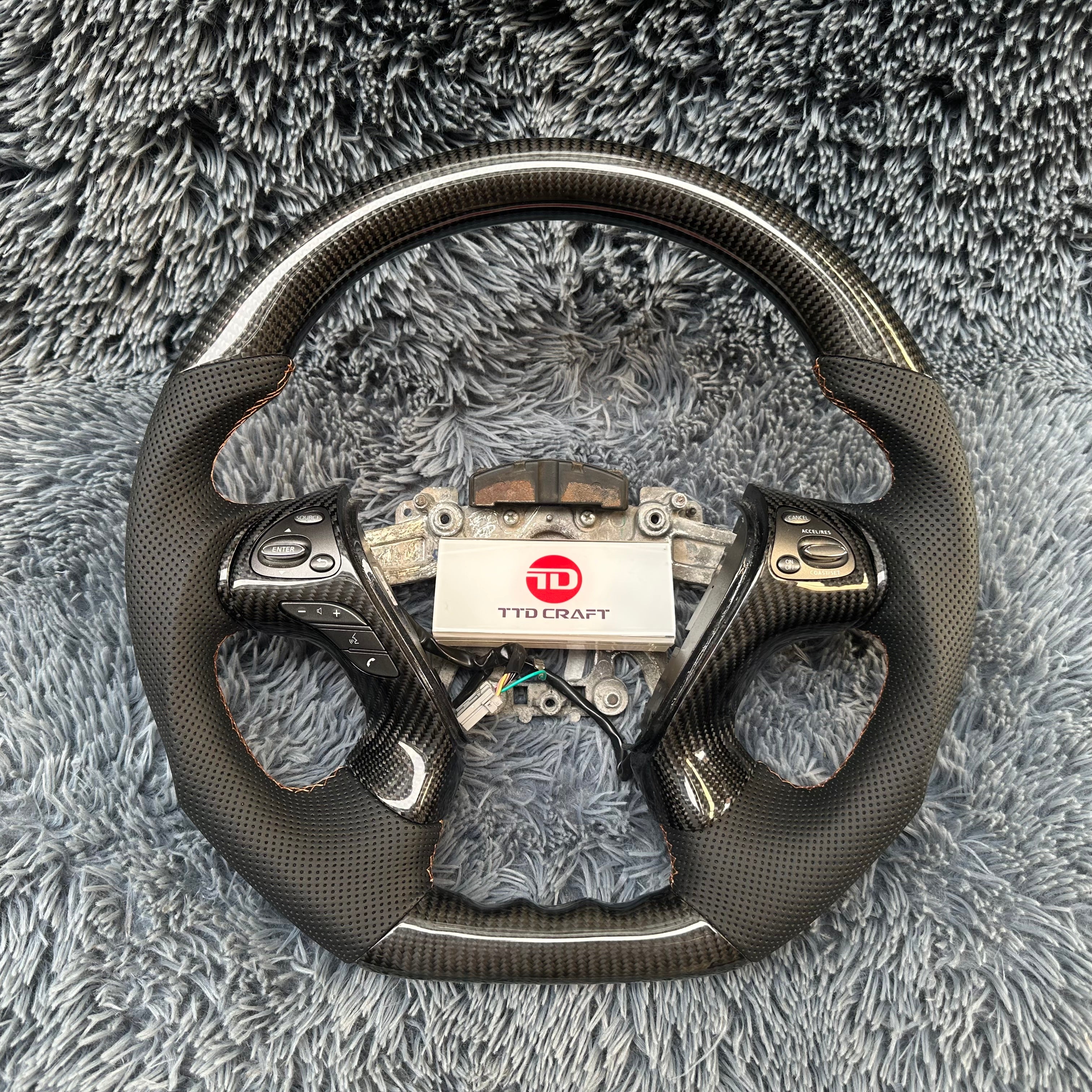 For Infiniti  QX60 / Q70/ M25 M35 M37 M56 Carbon Fiber Steering Wheel
