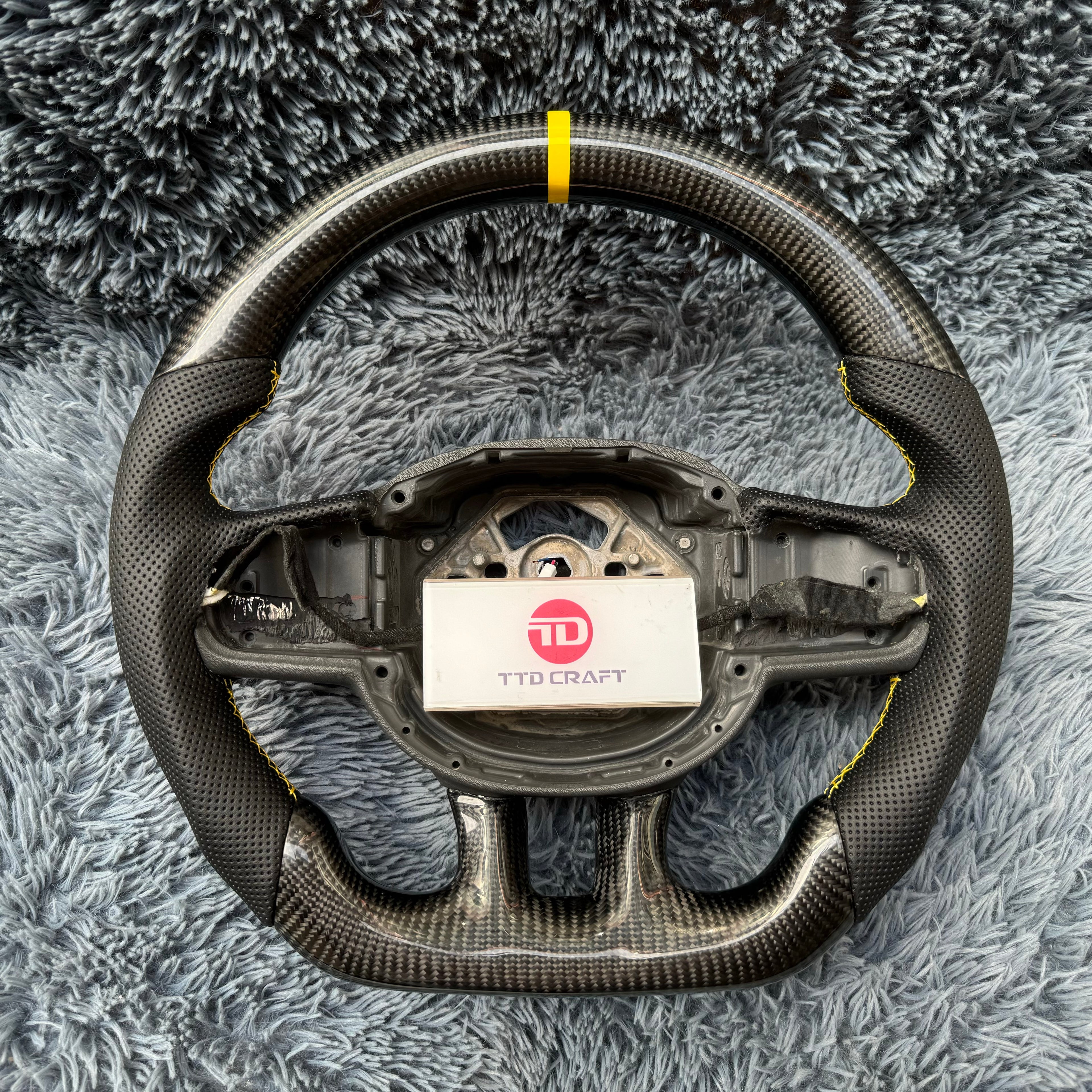 For Volvo 2019-2026 S60 Carbon Fiber Steering Wheel
