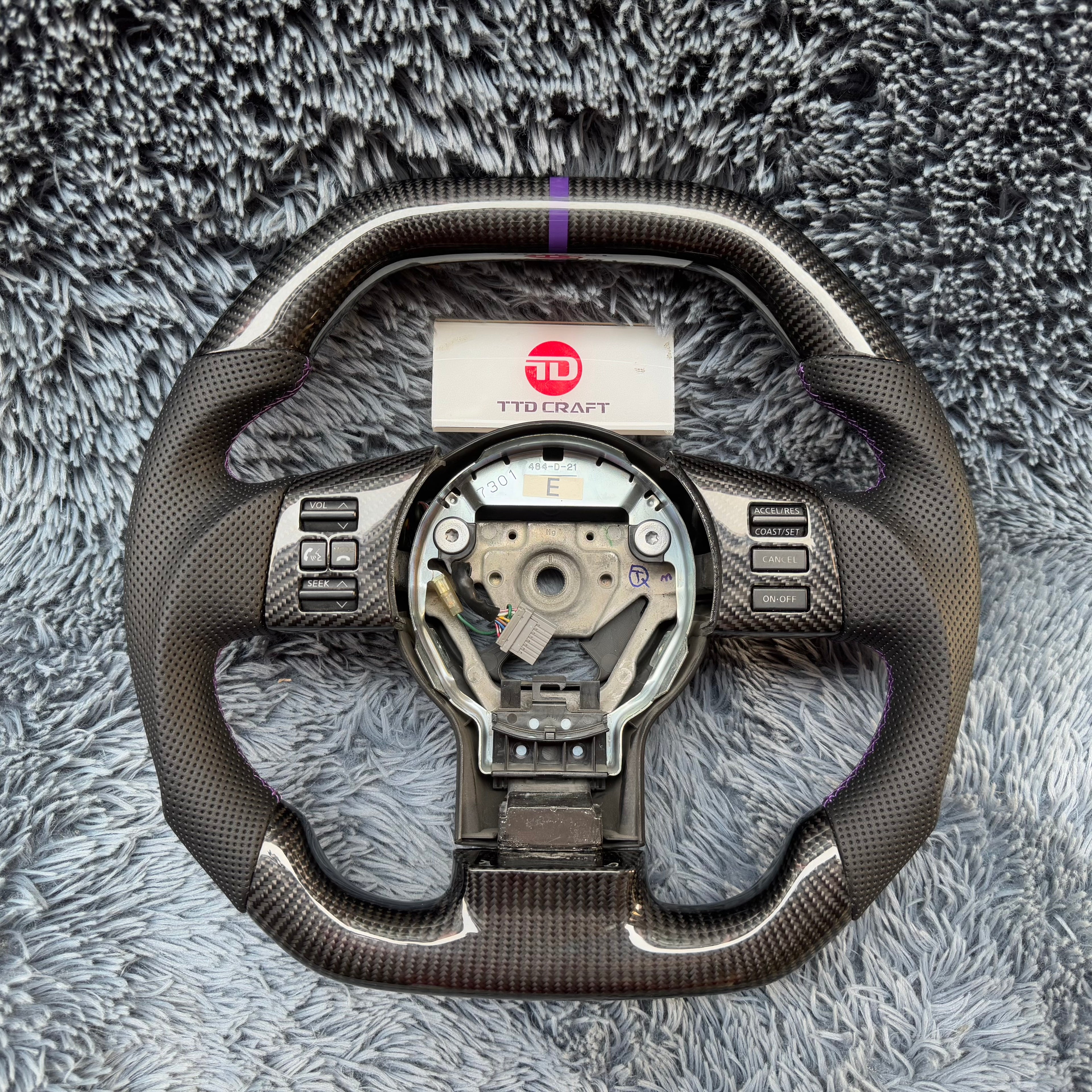 For Nissan 2003-2009 350Z Carbon Fiber Steering Wheel