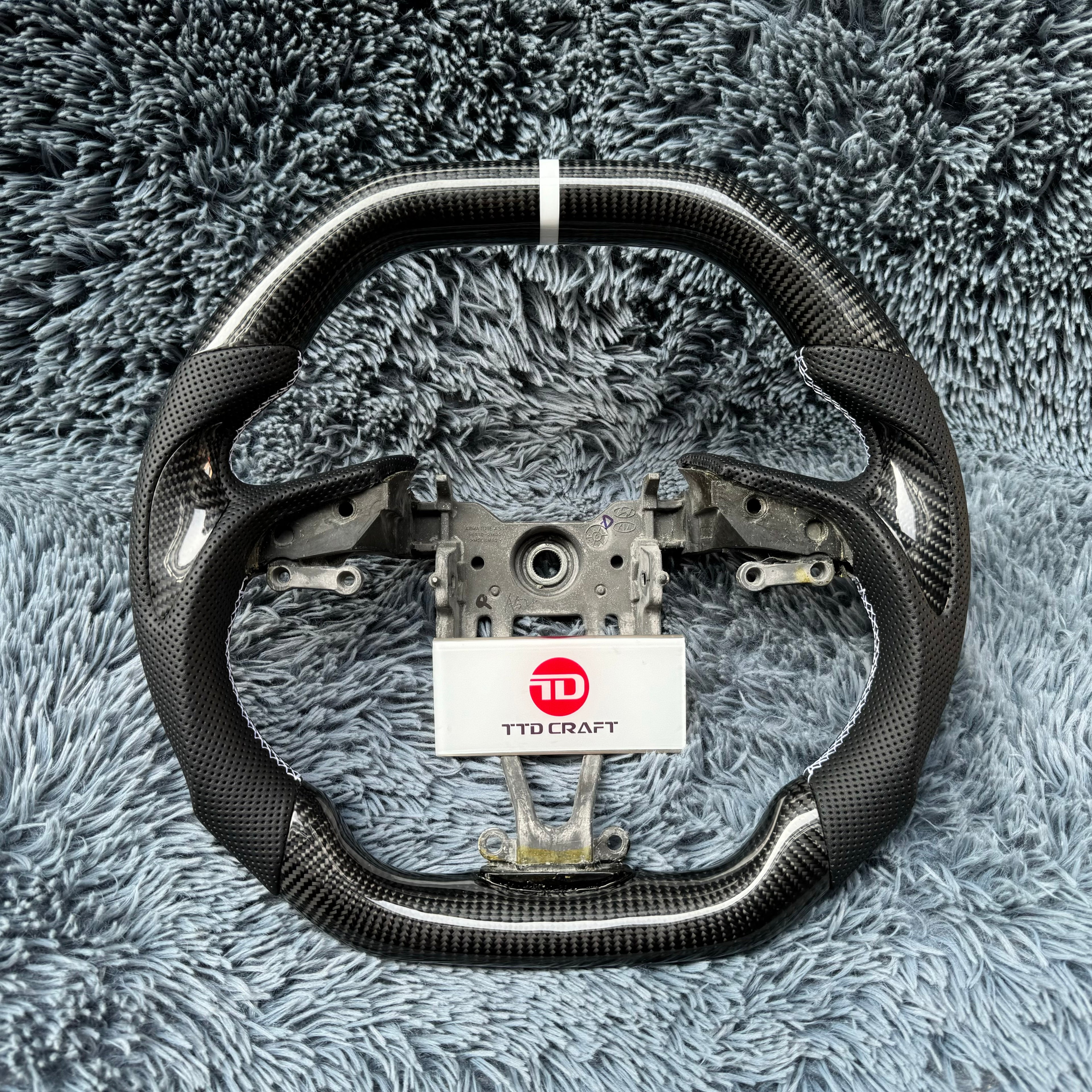 For Hyundai 2009-2016 Genesis Coupe Carbon Fiber Steering Wheel