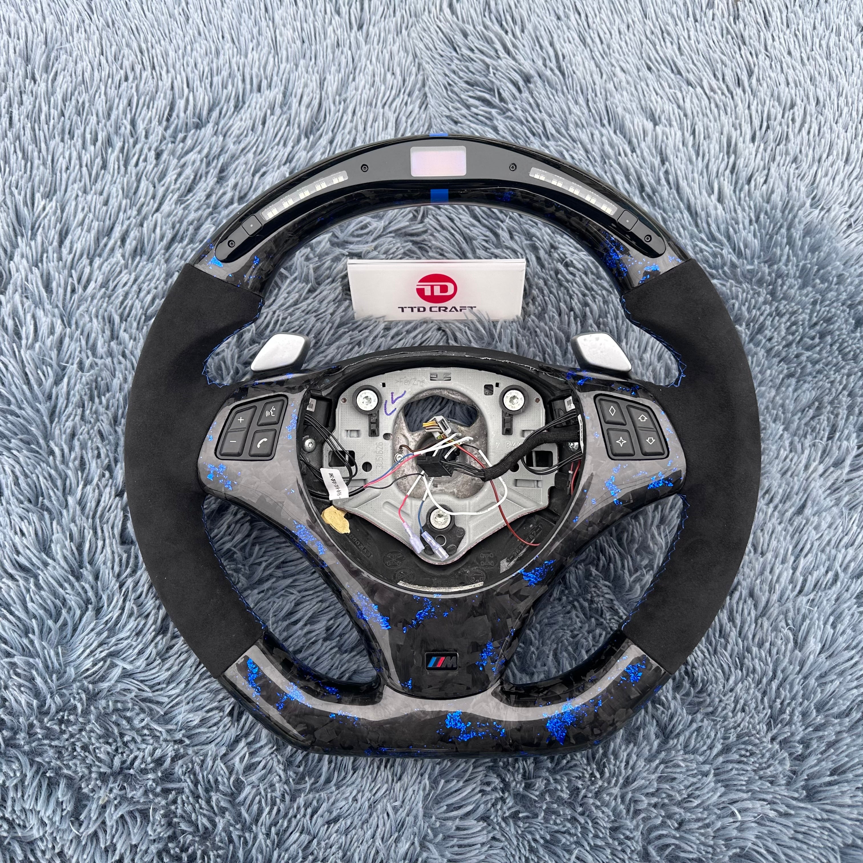 For BMW 1 SERIES E82 E88 / 3 SERIES E90 E91 E92 E93 / X1 E84 LED Carbon Fiber Steering Wheel