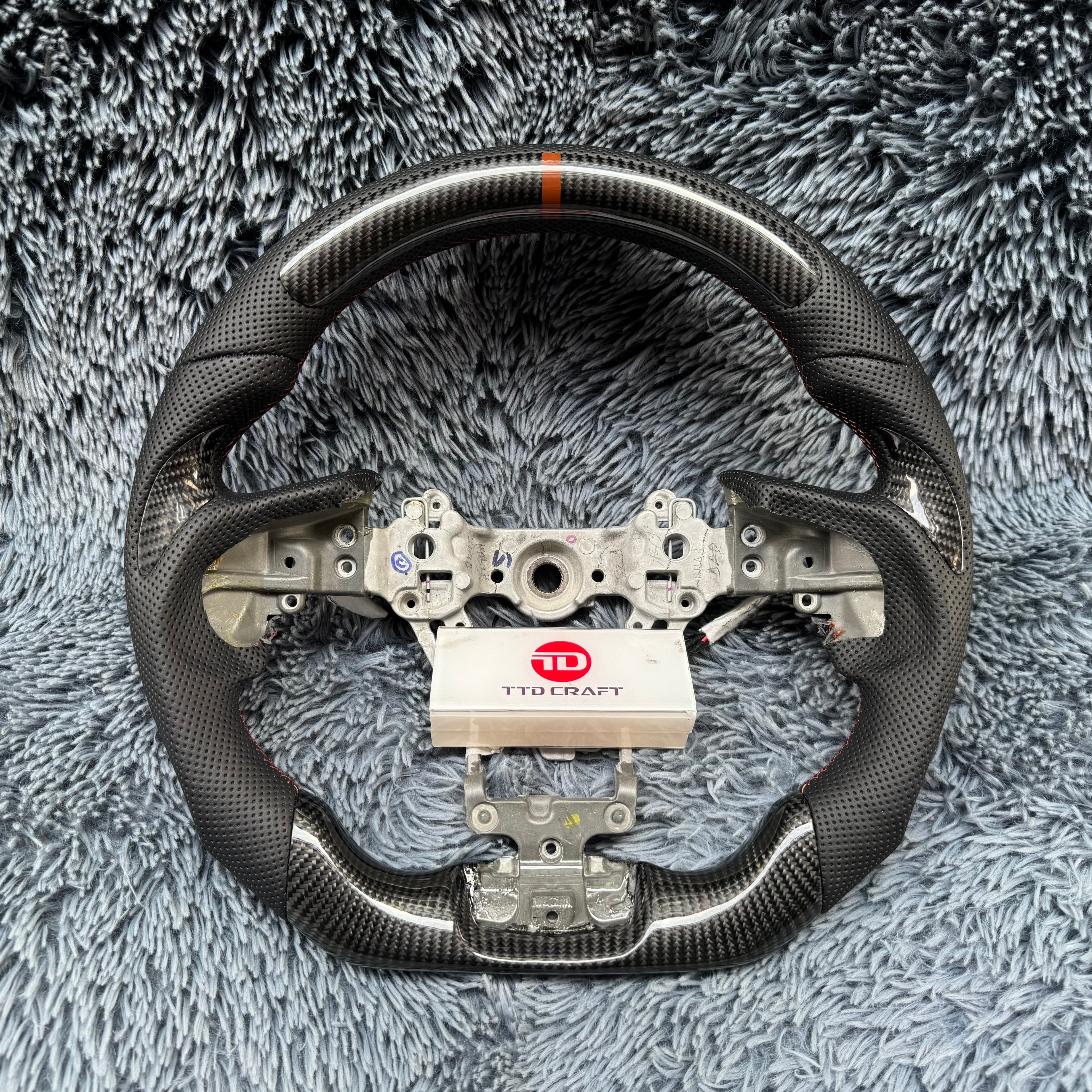 For Subaru XV Crosstrek / 2019-2026 Forester /Outback Carbon fiber steering wheel