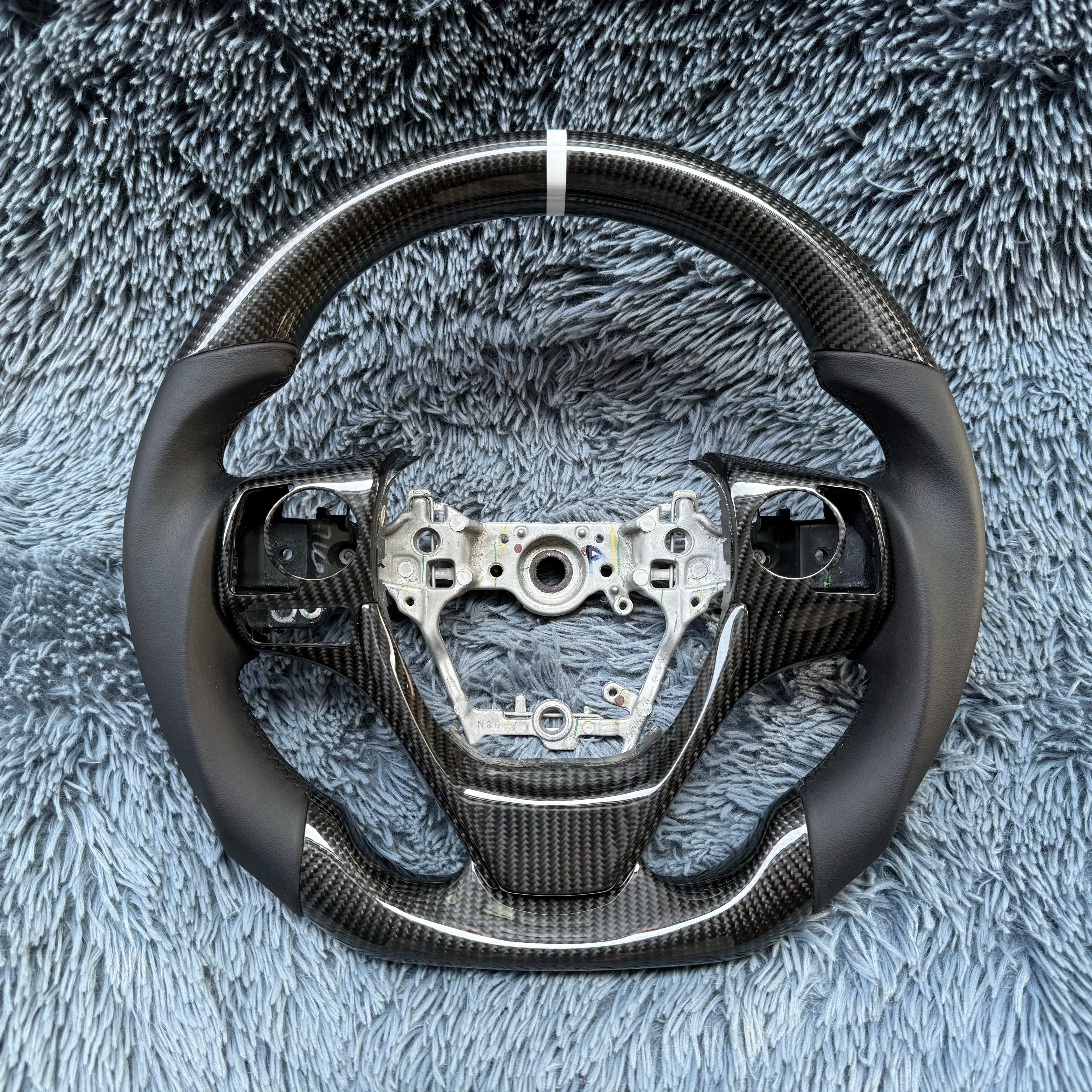 For Toyota 2014-2018 Corolla / 2013-2018 RAV4 Carbon Fiber Steering Wheel