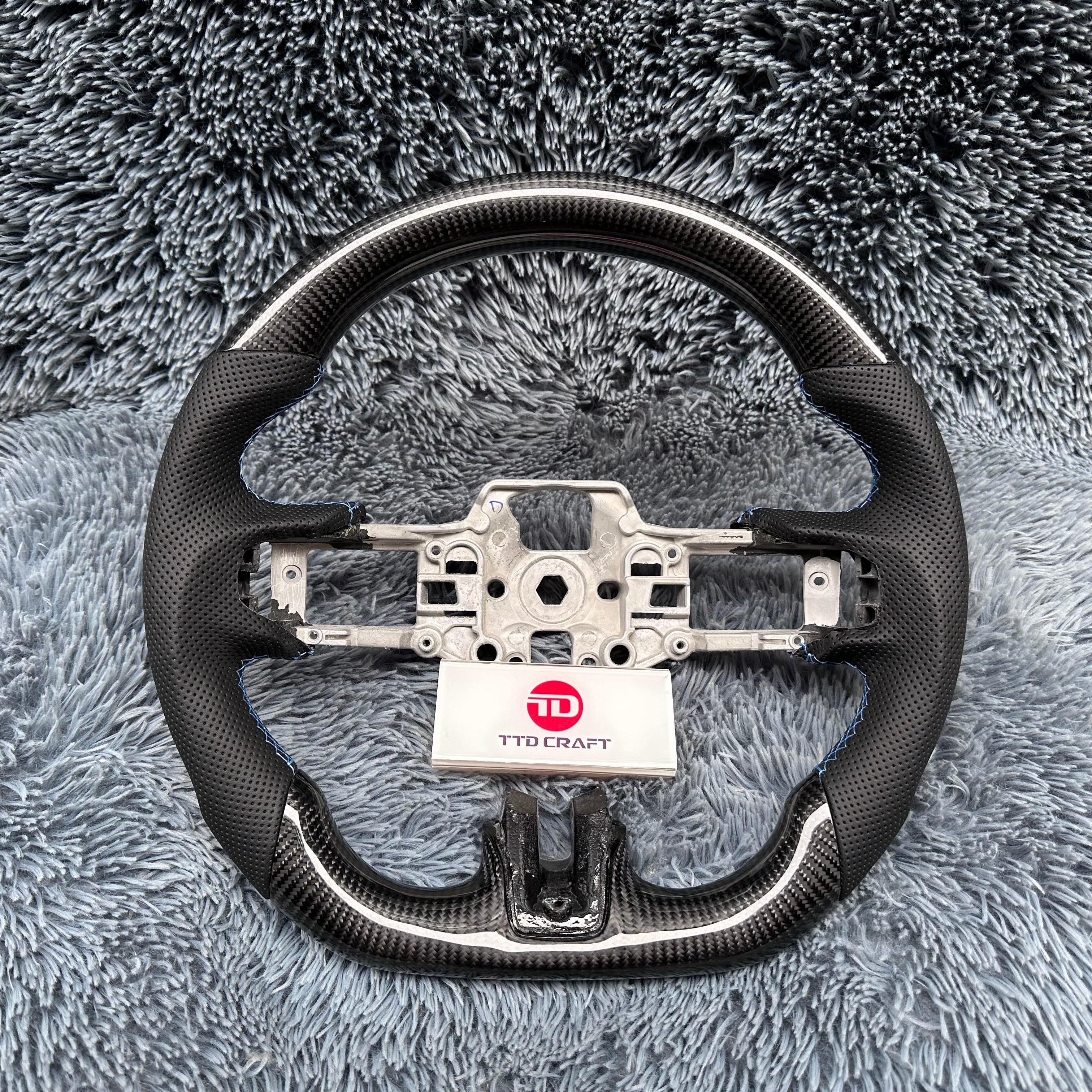 For Ford Mustang 2015-2017 Custom Carbon Fiber Steering Wheel