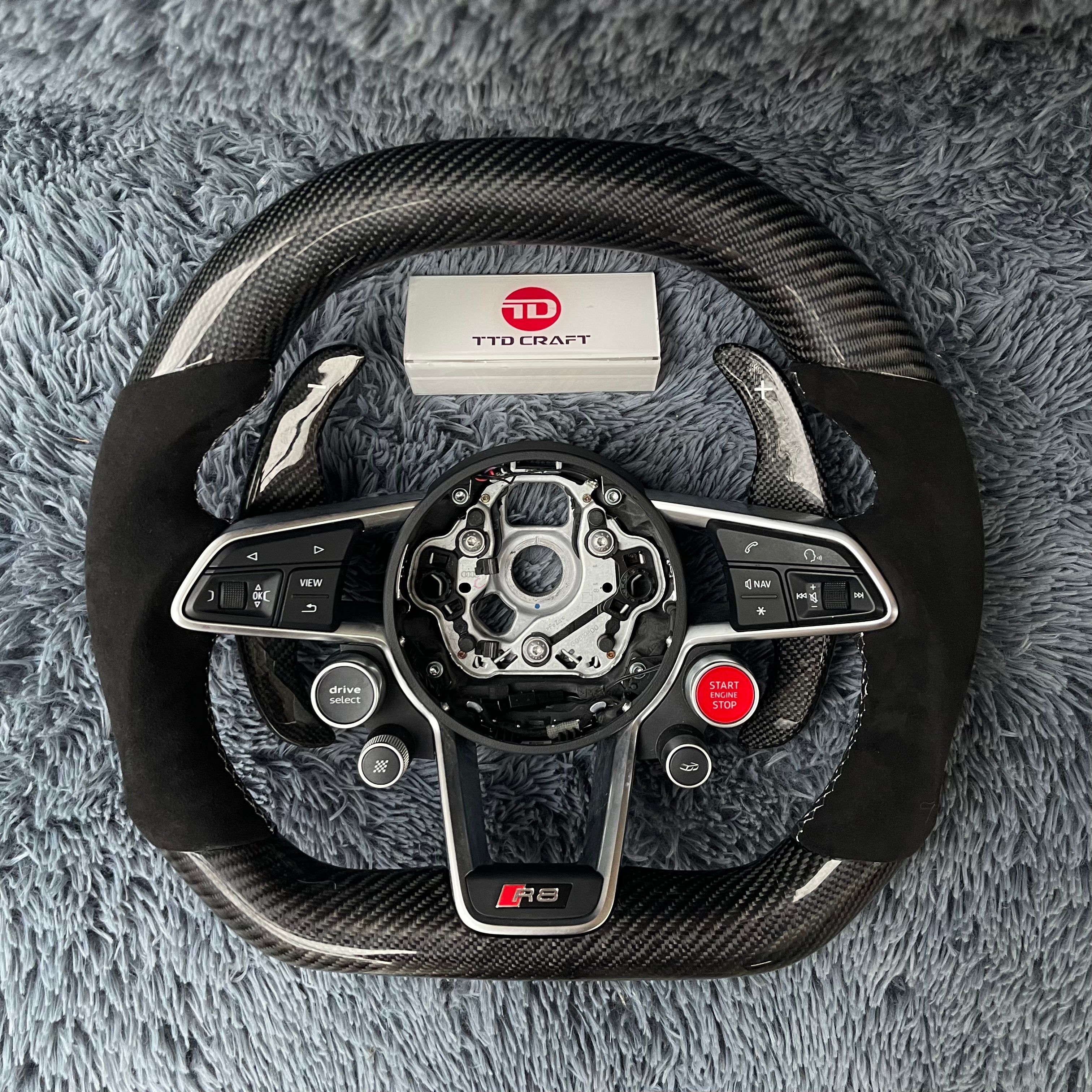 For Audi 2016+ R8/TTRS Carbon Fiber  Steering Wheel