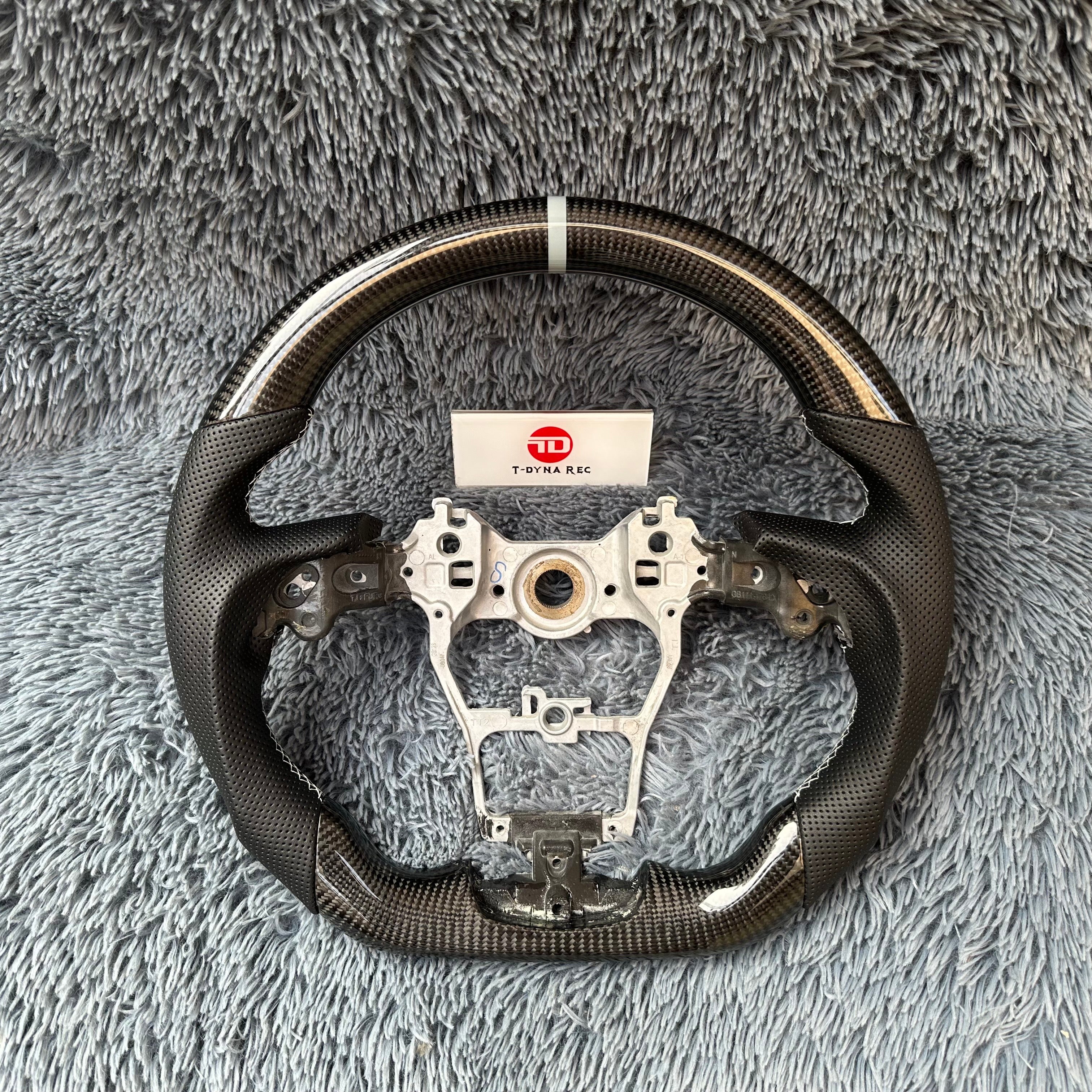 For Toyota 2020-2026 Highlander Real Carbon Fiber Steering Wheel