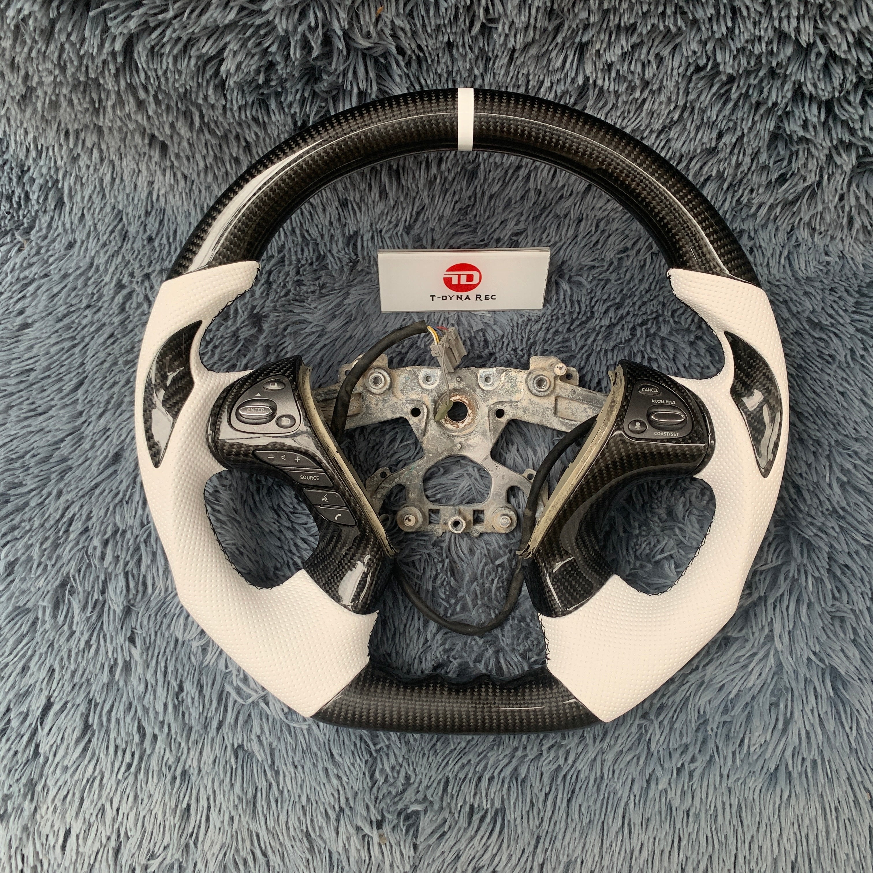 For Infiniti  QX60 / Q70/ M25 M35 M37 M56 Carbon Fiber Steering Wheel