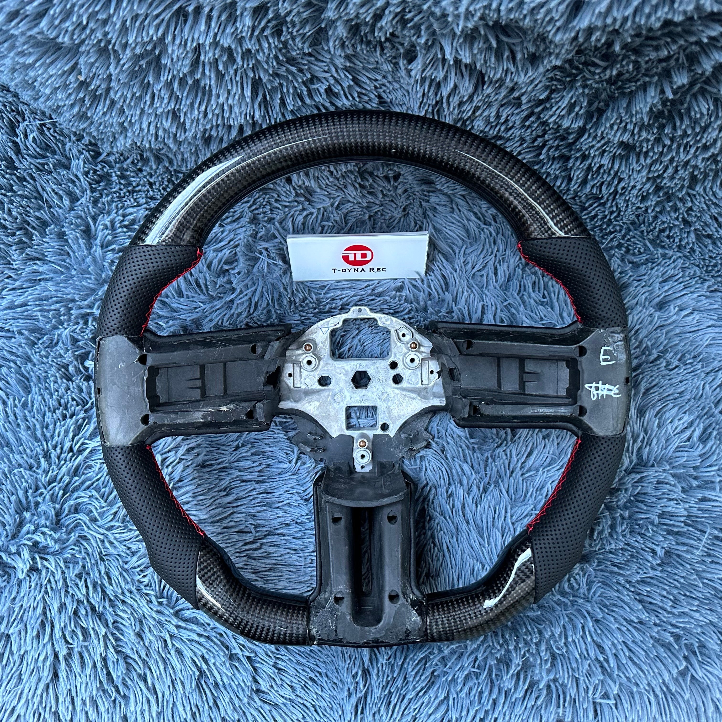 For Ford Mustang 2010-2014 Carbon Fiber Steering Wheel