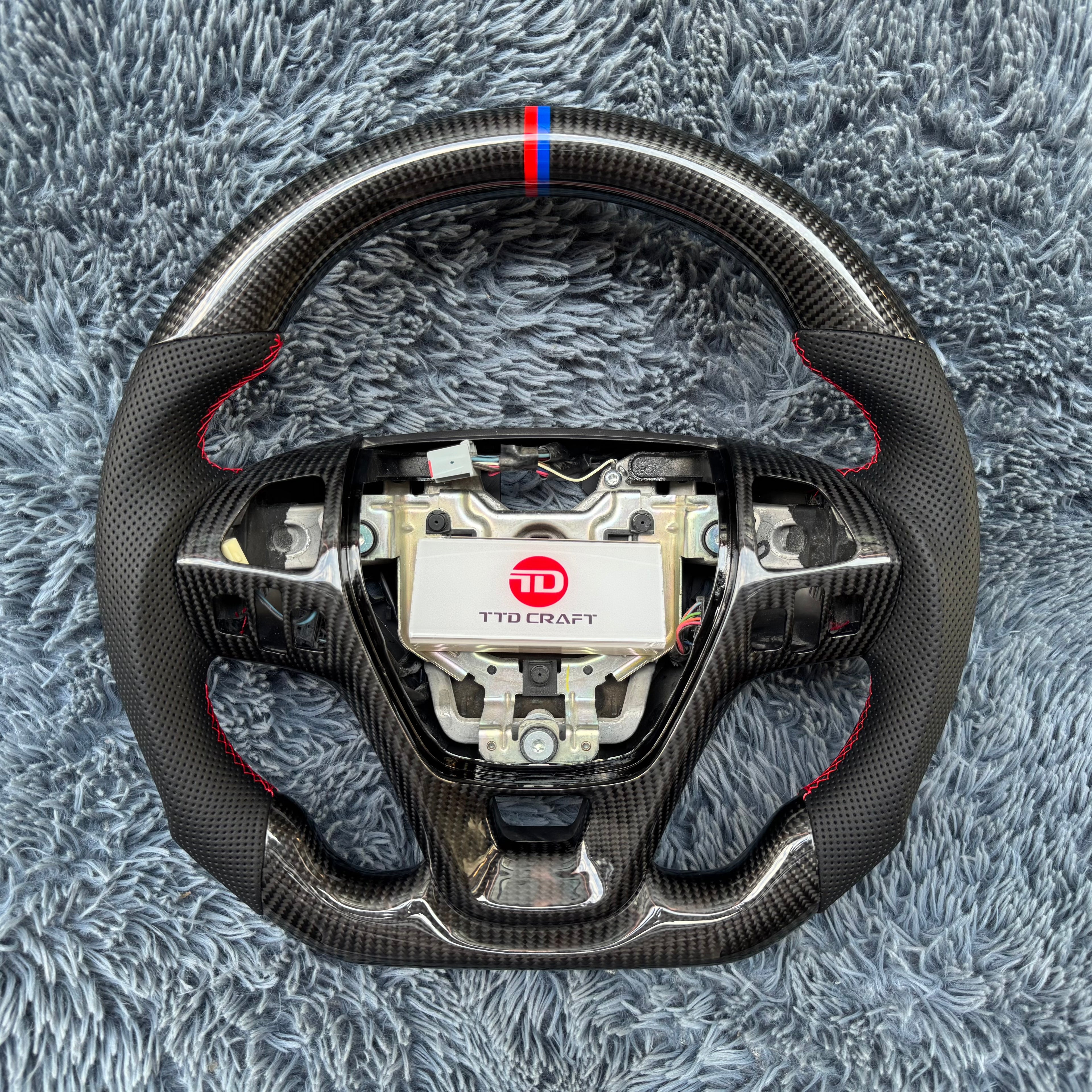 For Ford Explorer 2011-2015 Carbon Fiber Steering Wheel