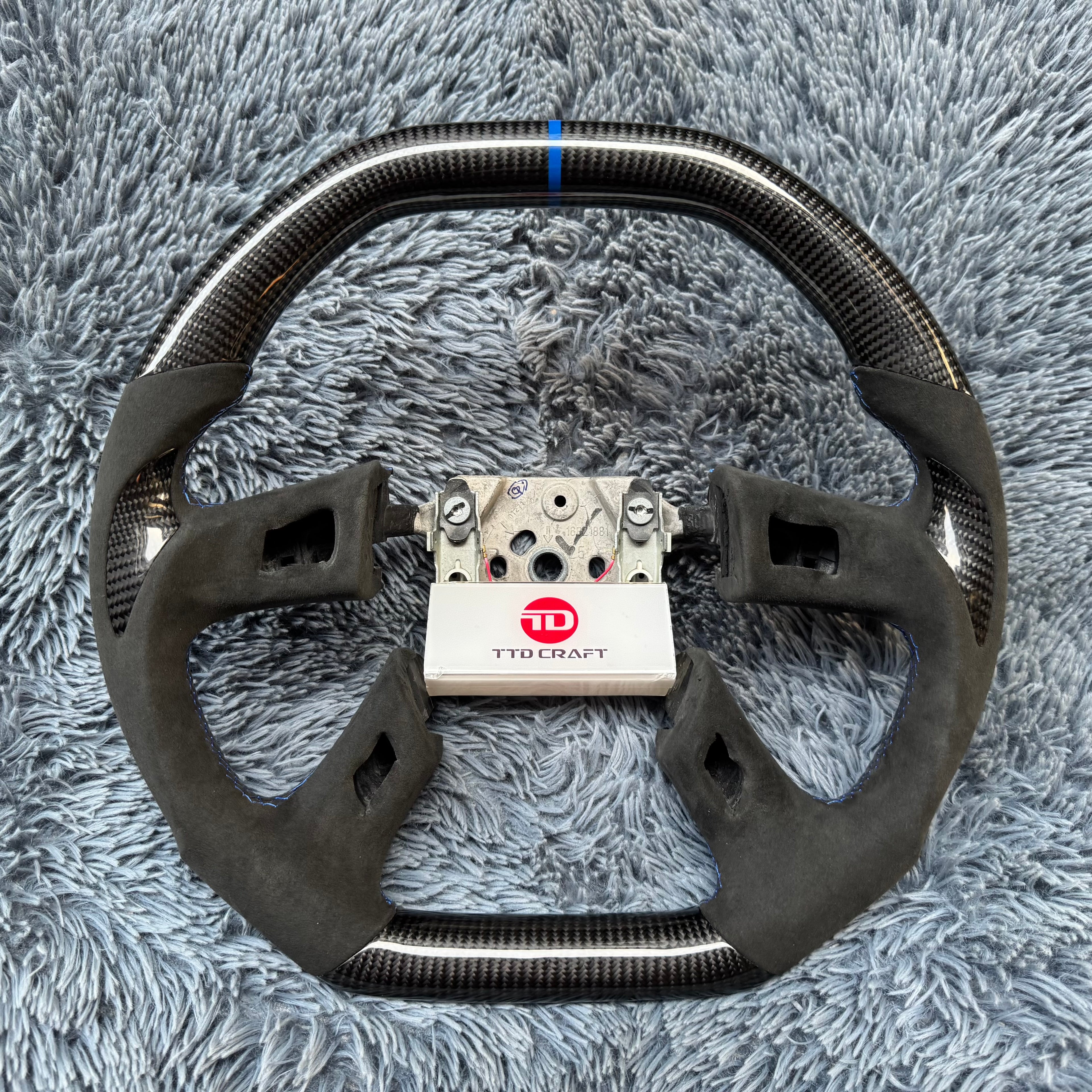 For 2003-2007 Hummer H2 Carbon Fiber Steering Wheel