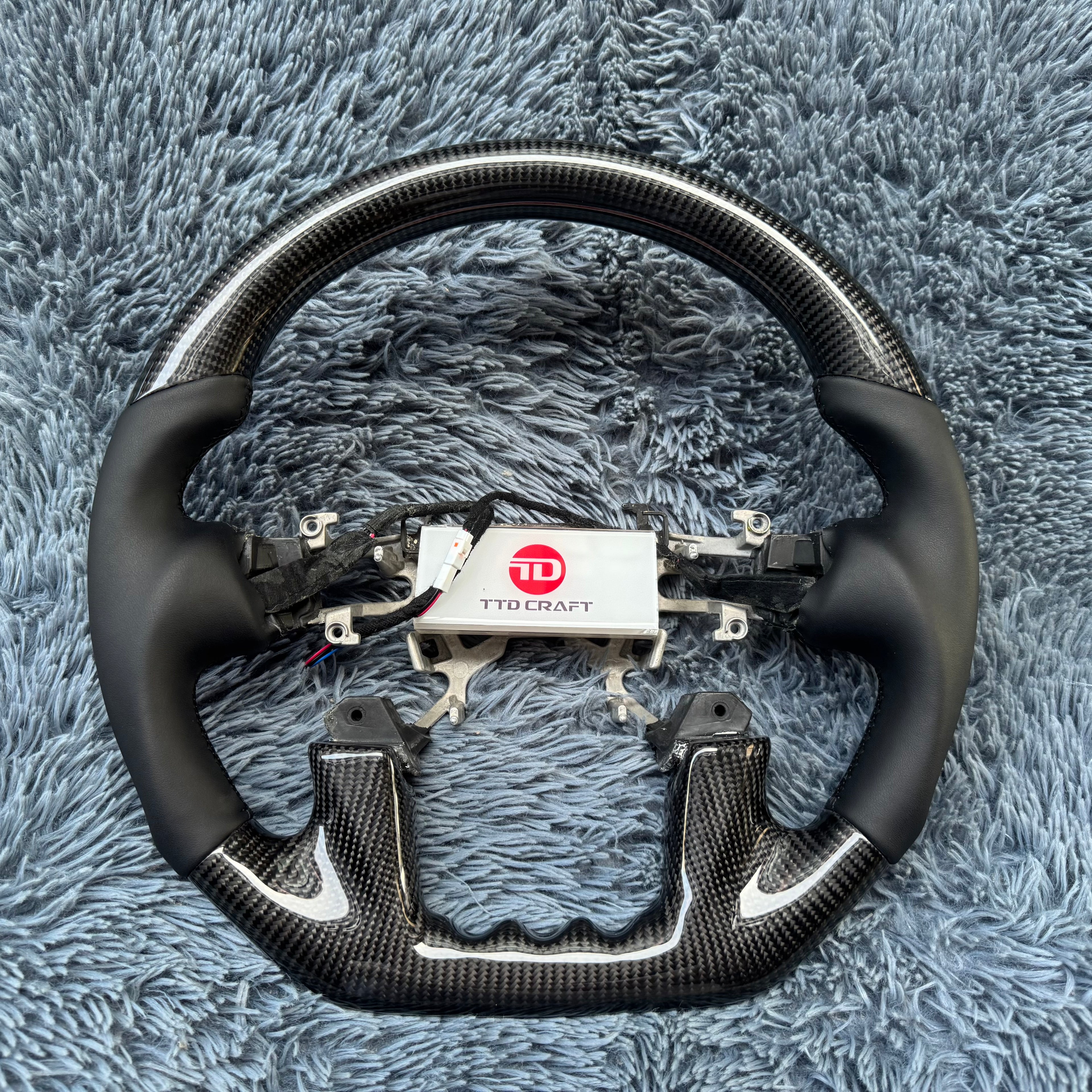 For Infiniti 2014-2024 QX80 Carbon Fiber Steering Wheel