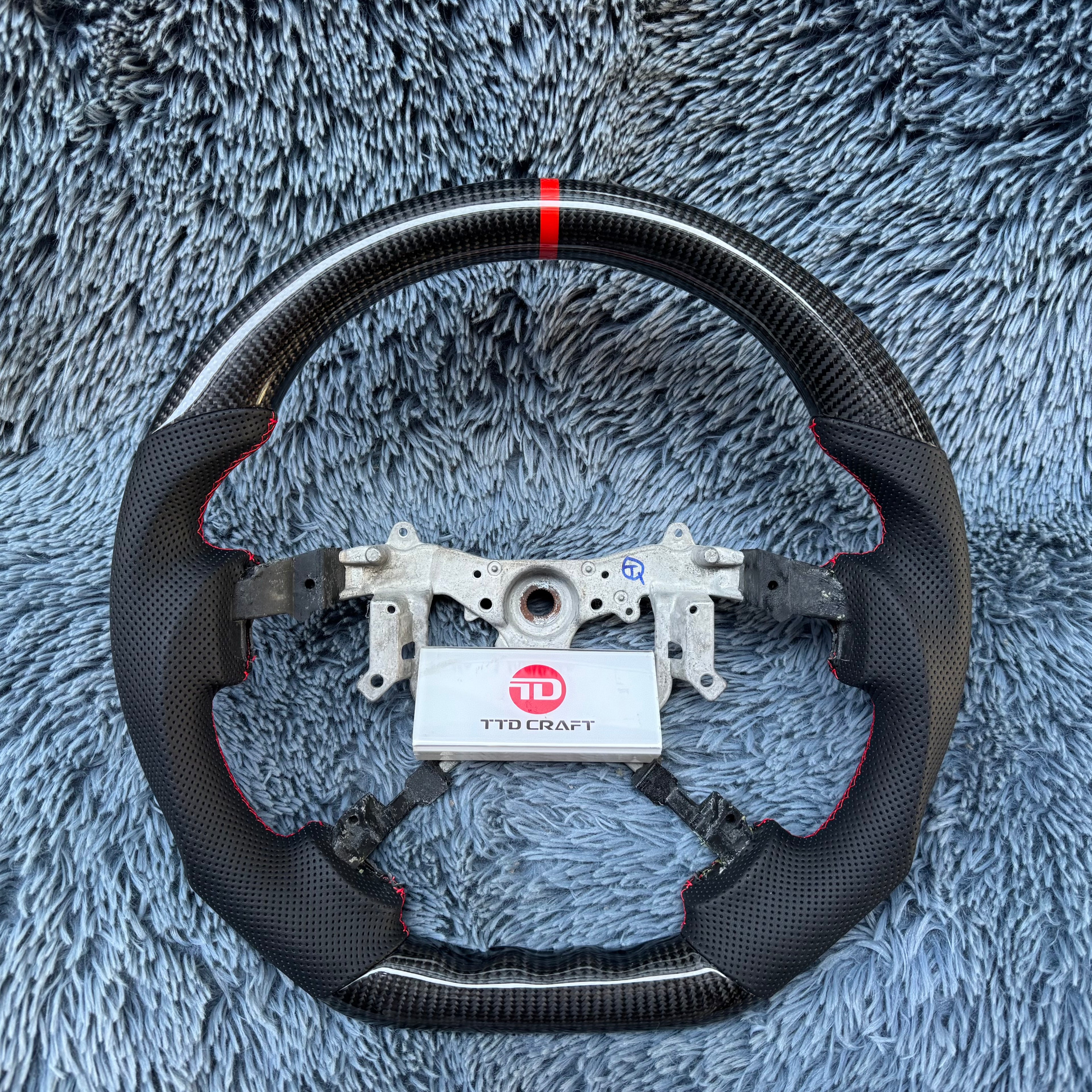 For Toyota 2007-2013 Tundra Sequoia Carbon Fiber Steering Wheel