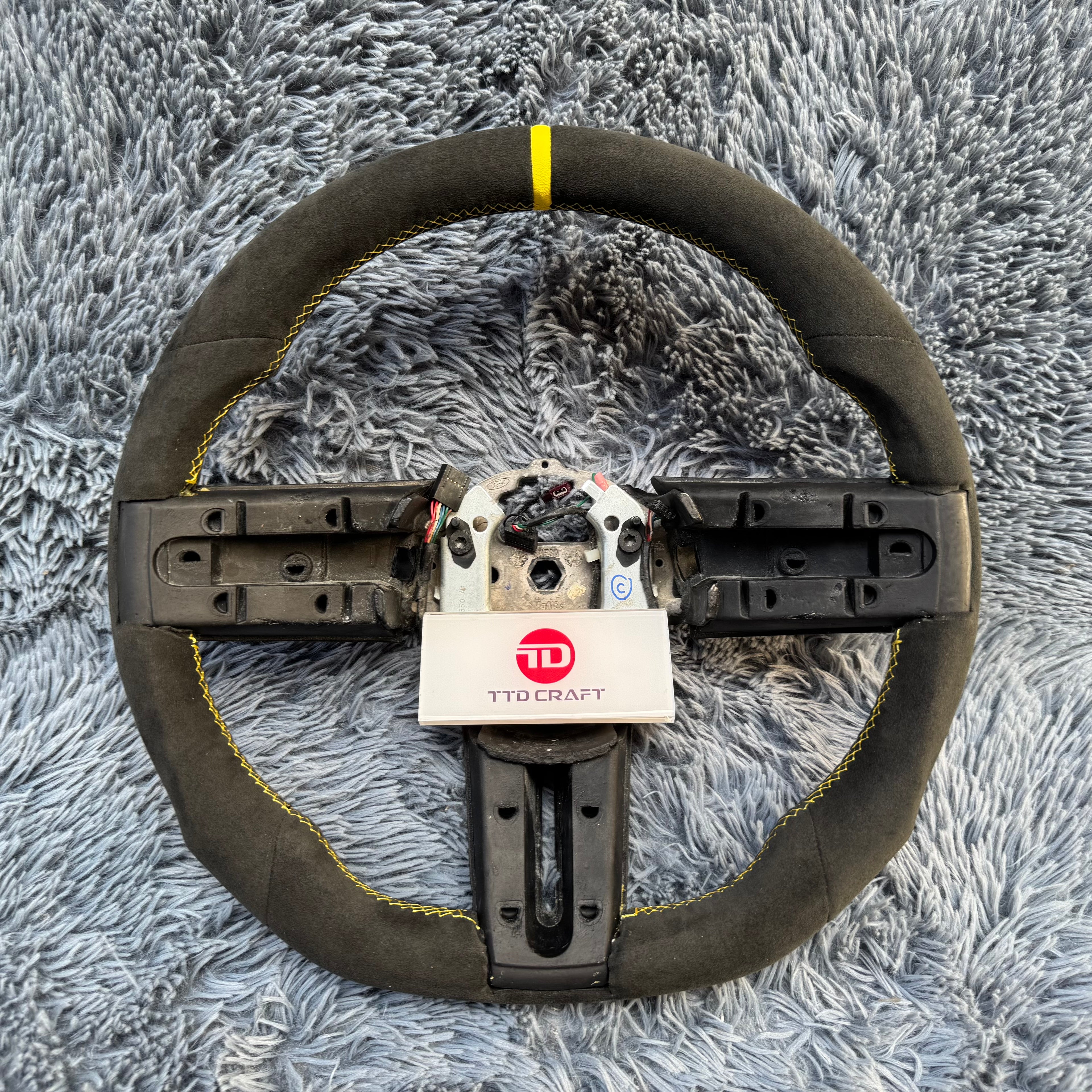 For Ford Mustang 2005-2009 Custom Leather  Steering Wheel