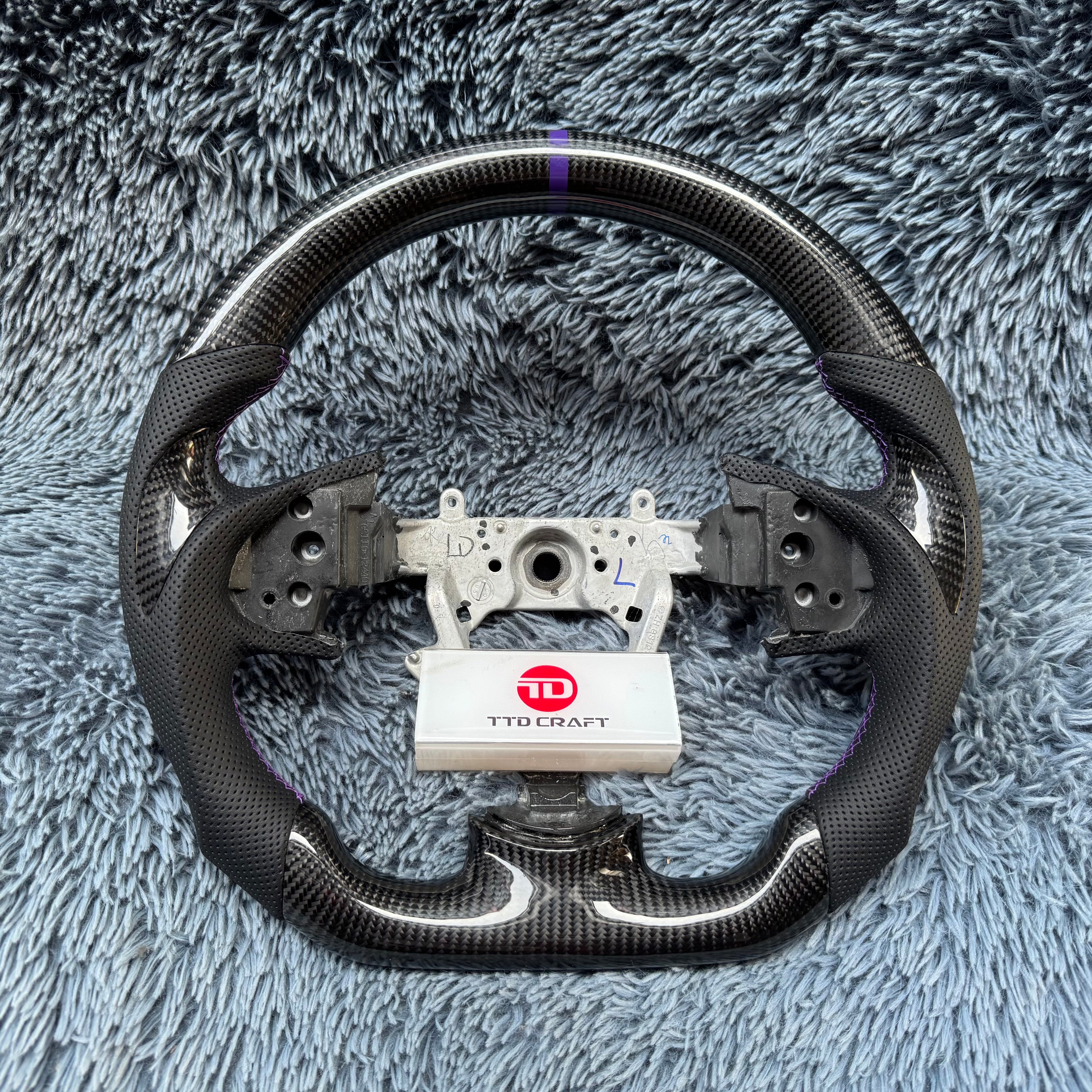 For Mitsubishi 2008-2017 Lancer Carbon Fiber Steering Wheel