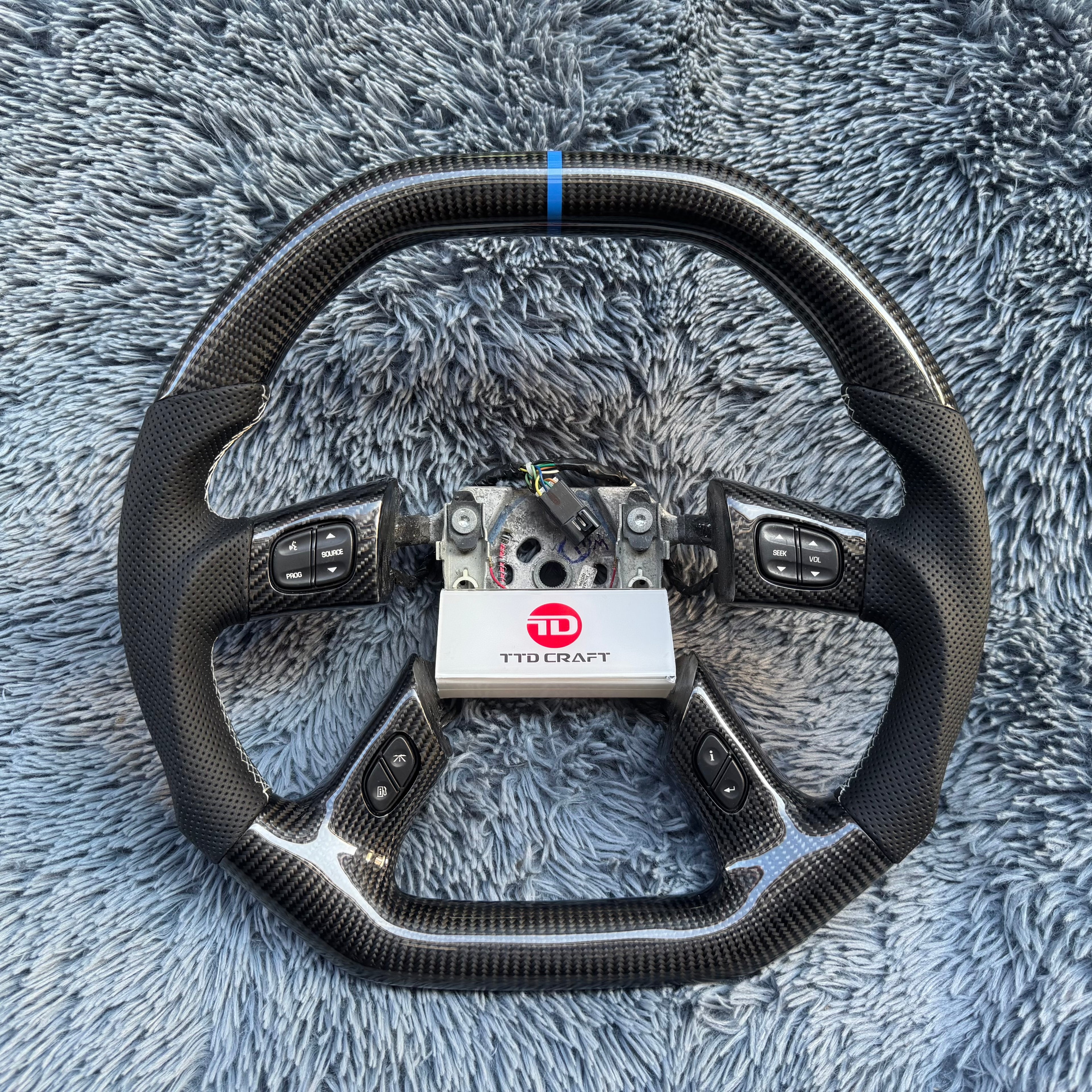 For 2003-2007 Hummer H2 Carbon Fiber Steering Wheel