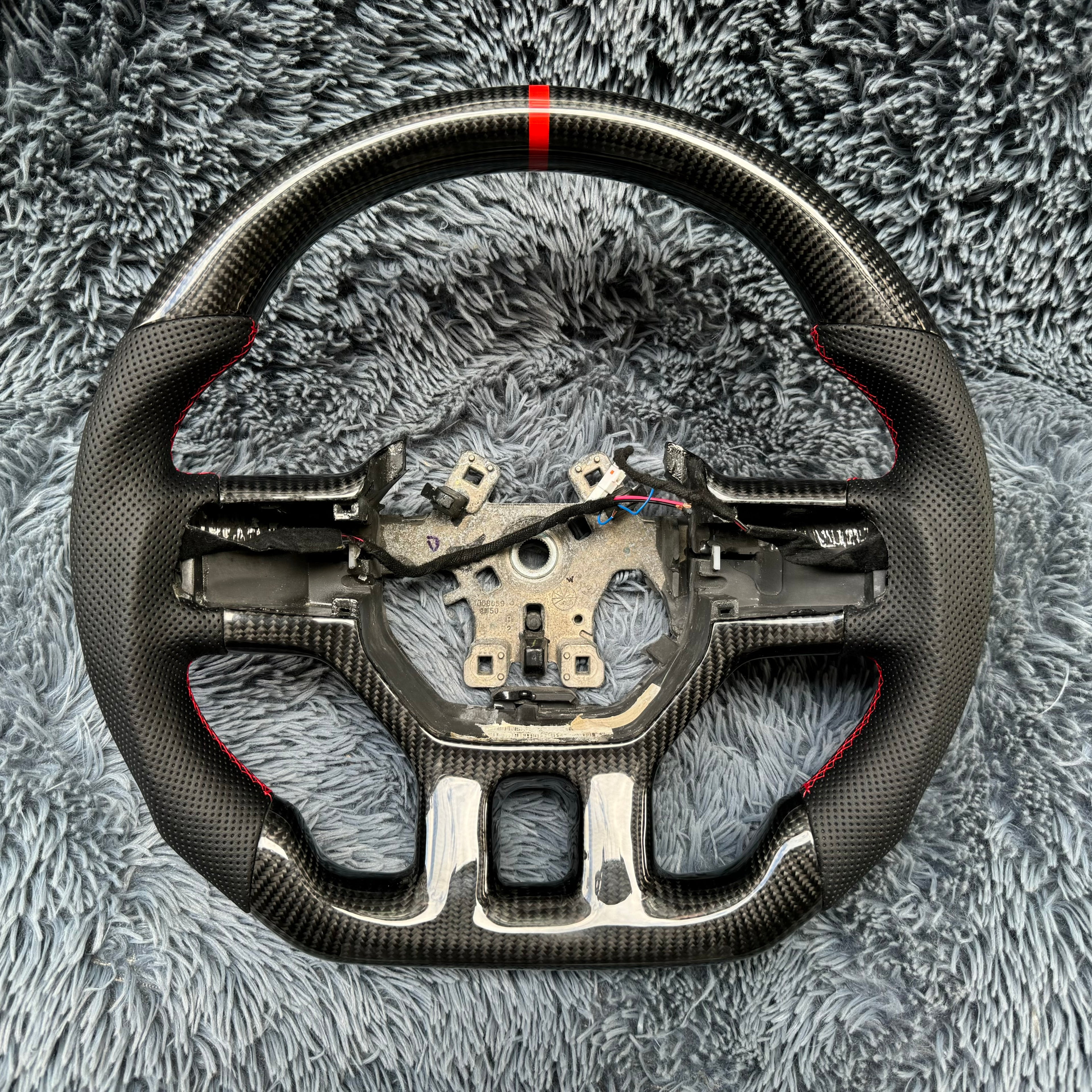 For Dodge 2009-2012 Ram 1500/2500 Carbon Fiber Steering Wheel