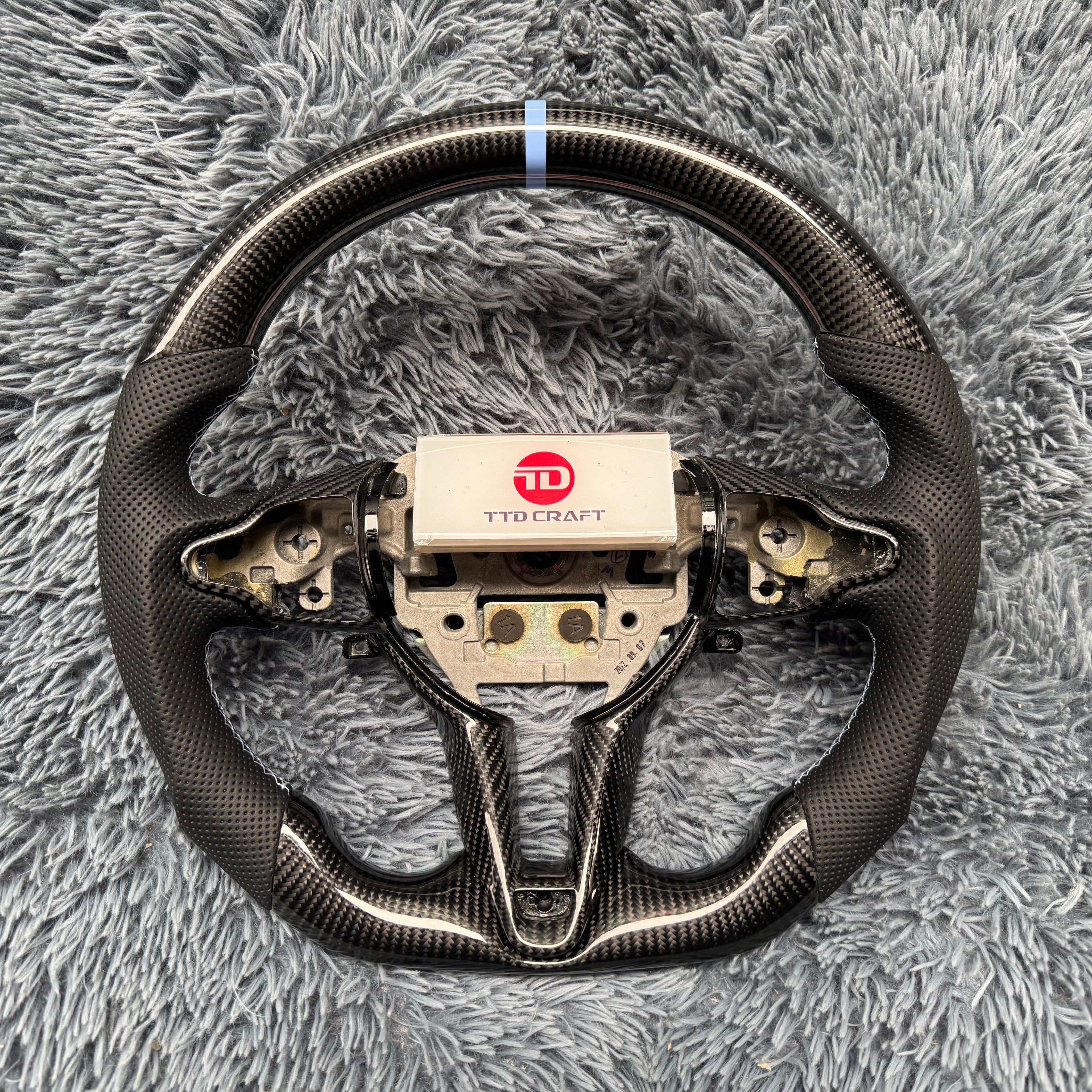 For Elantra N/I20N/I30N 2020-2026 Carbon Fiber Steering Wheel