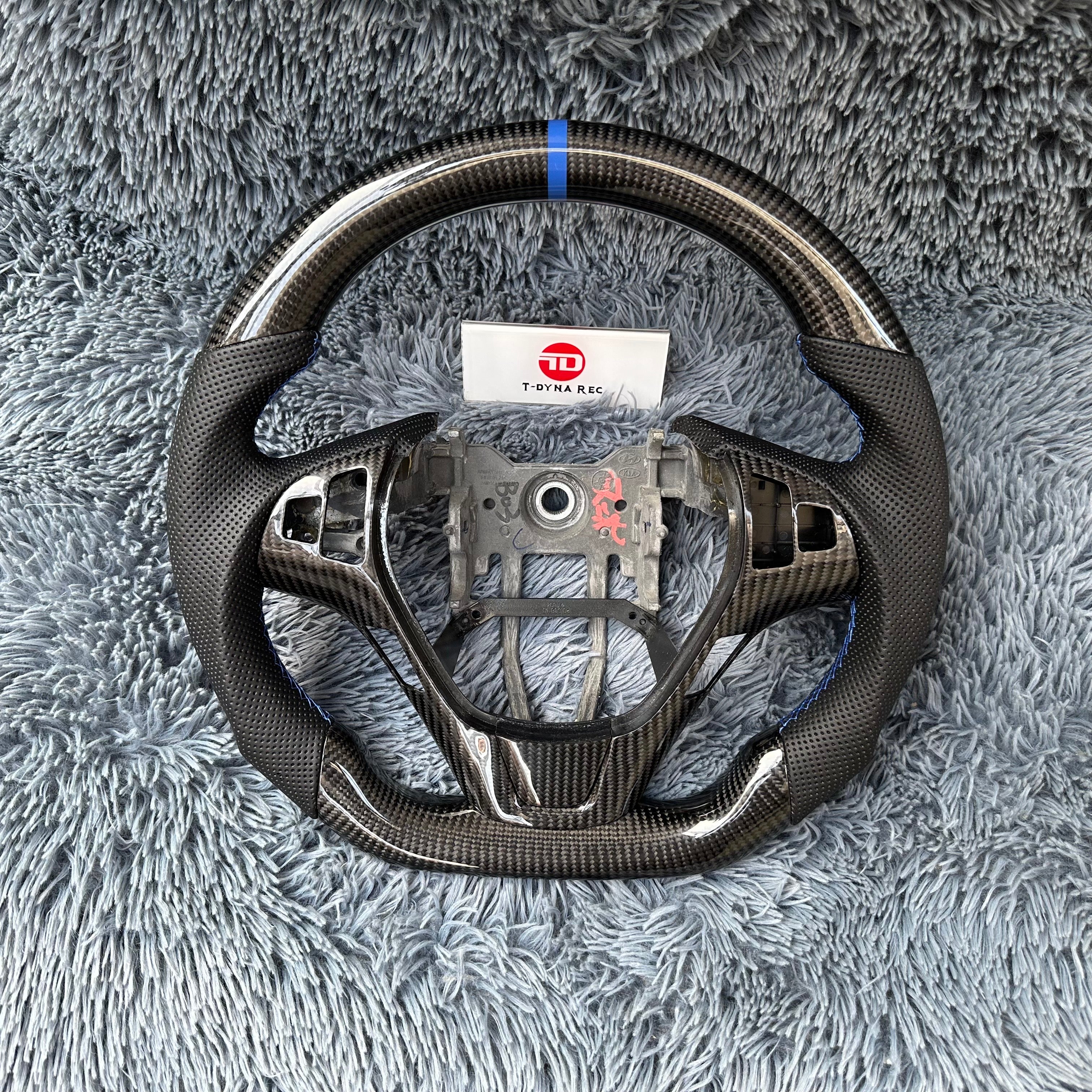 For Hyundai 2009-2016 Genesis Coupe Carbon Fiber Steering Wheel