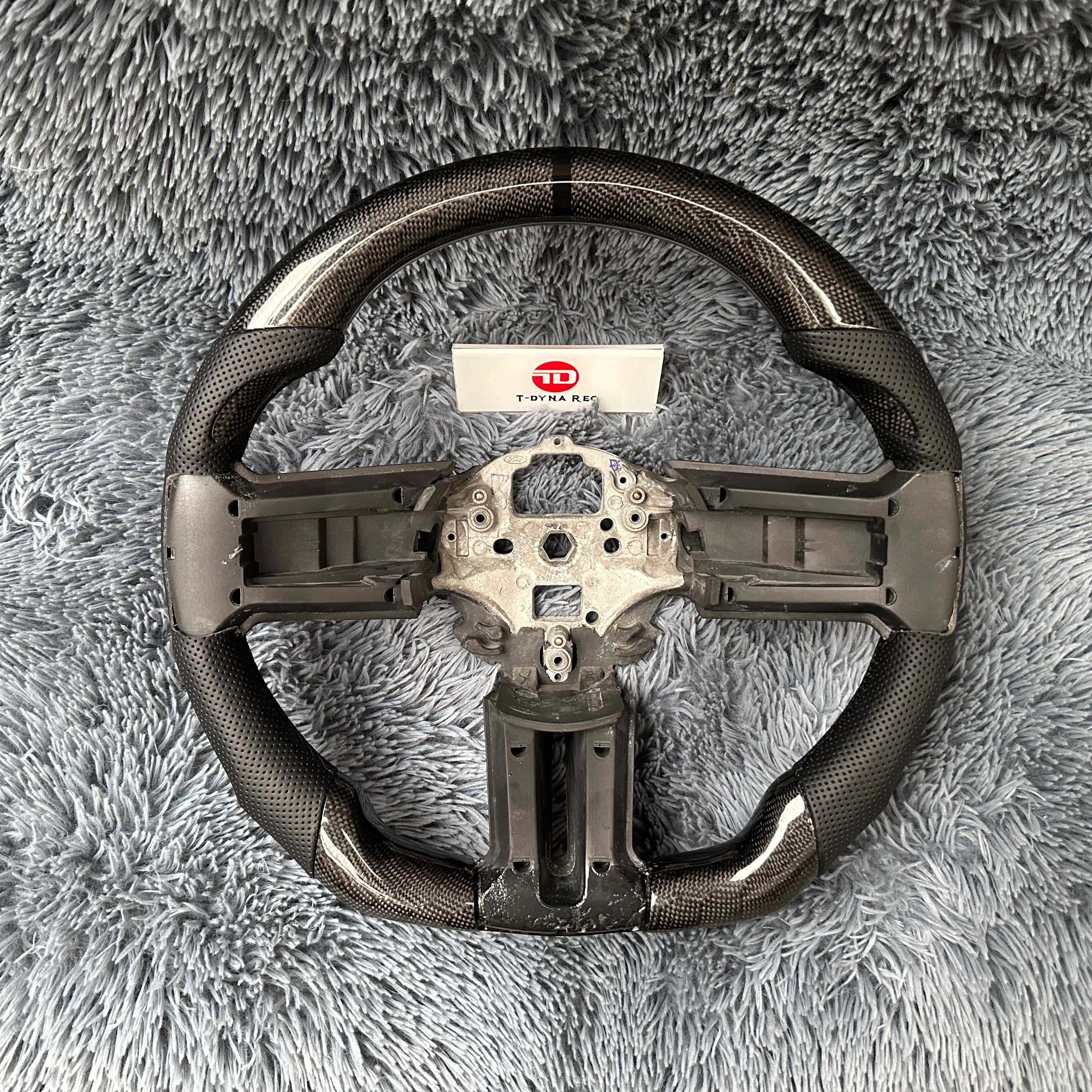For Ford Mustang 2010-2014 Carbon Fiber Steering Wheel