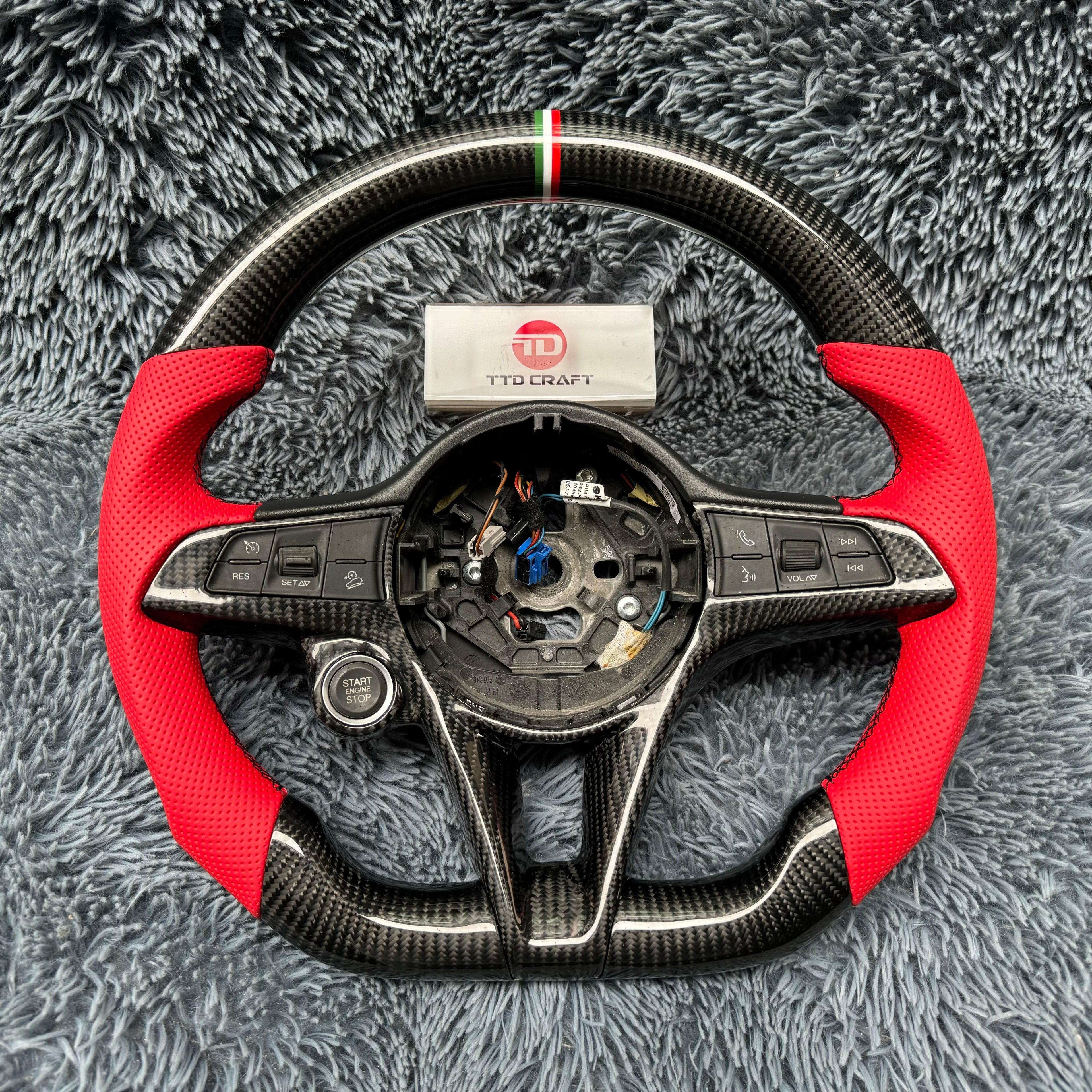 For Alfa Romeo 2017-2021 Giulia Stelvio Carbon Fiber Steering Wheel