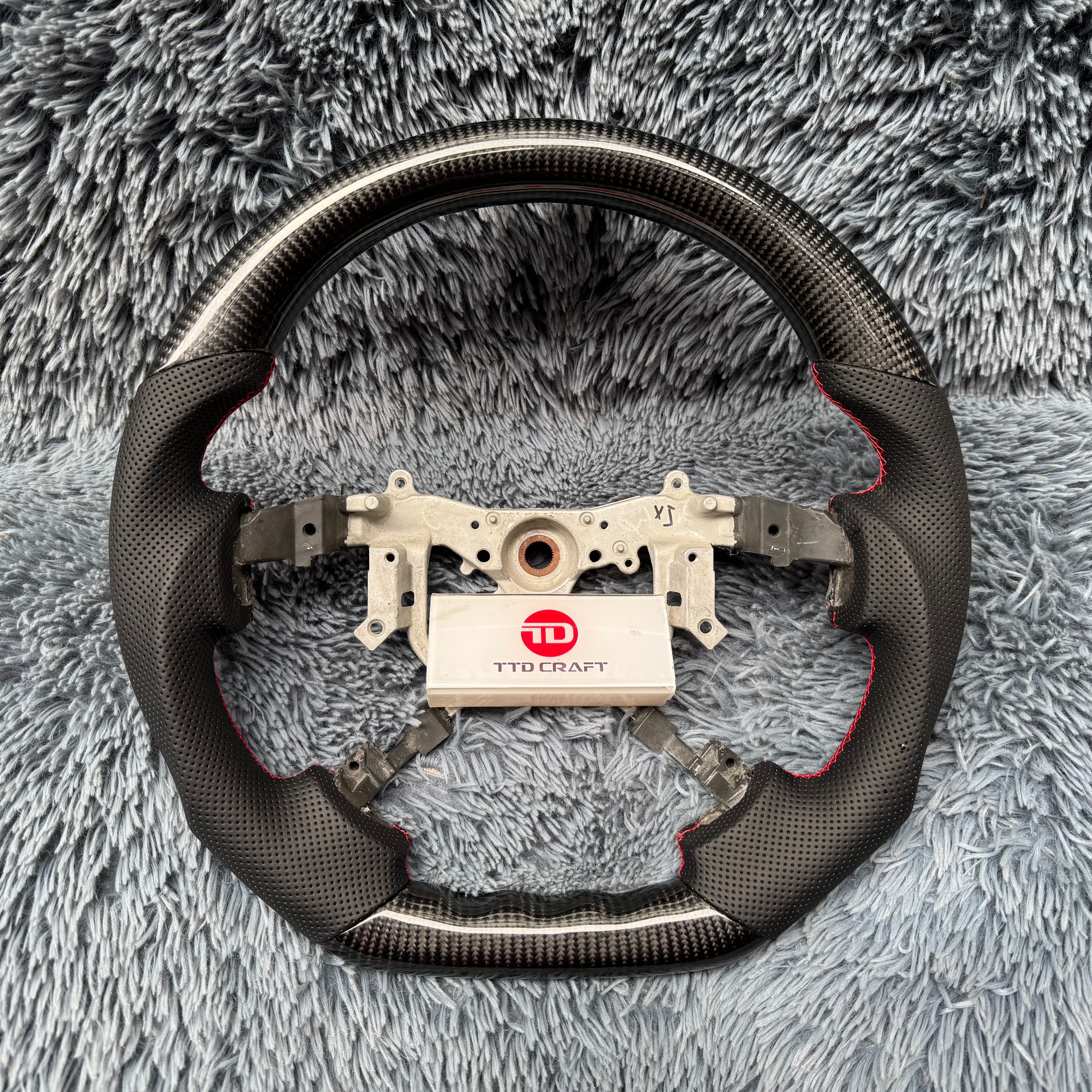 For Toyota 2007-2013 Tundra Sequoia Carbon Fiber Steering Wheel