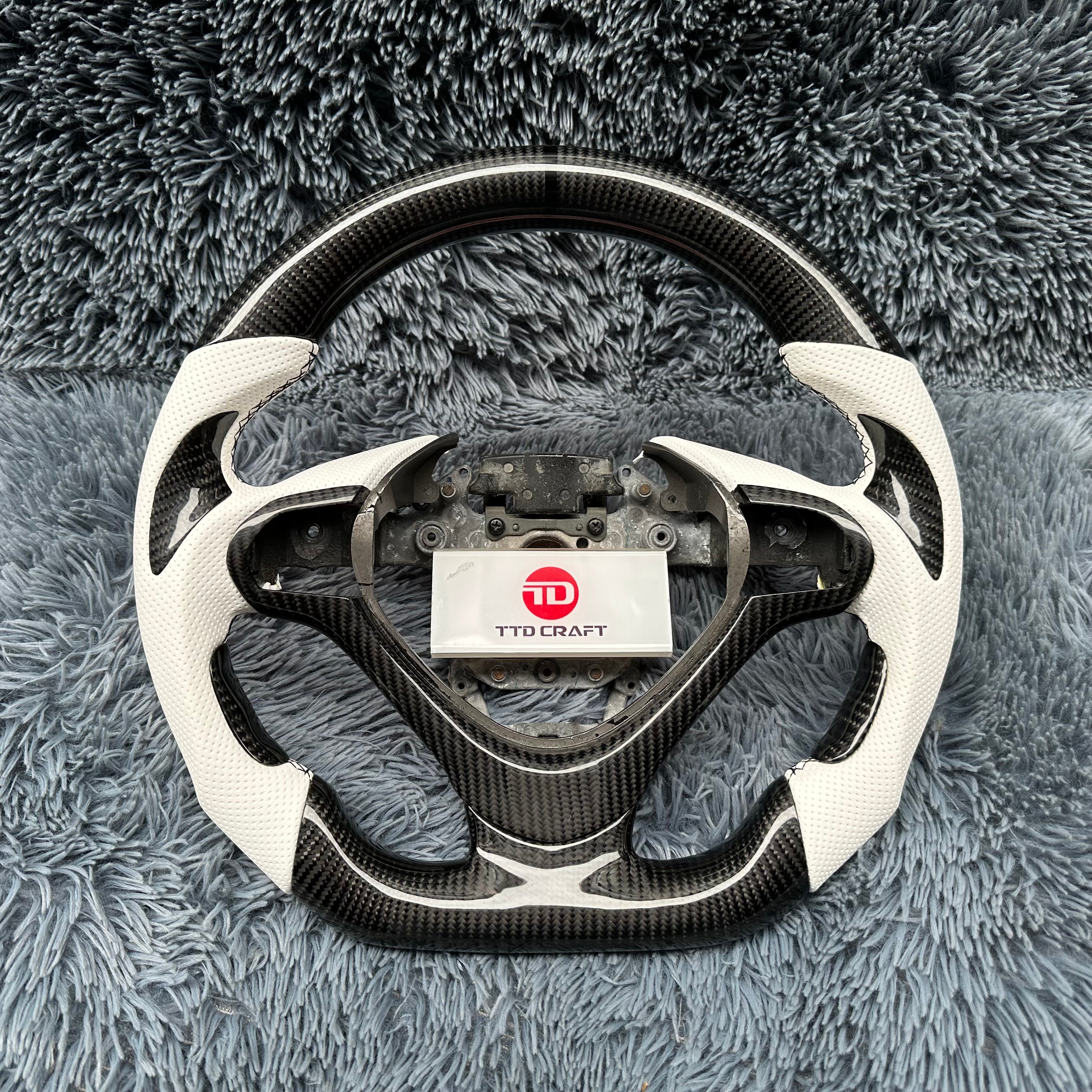 For Acura 2009-2014 TSX / Honda CU2 Carbon Fiber Steering Wheel