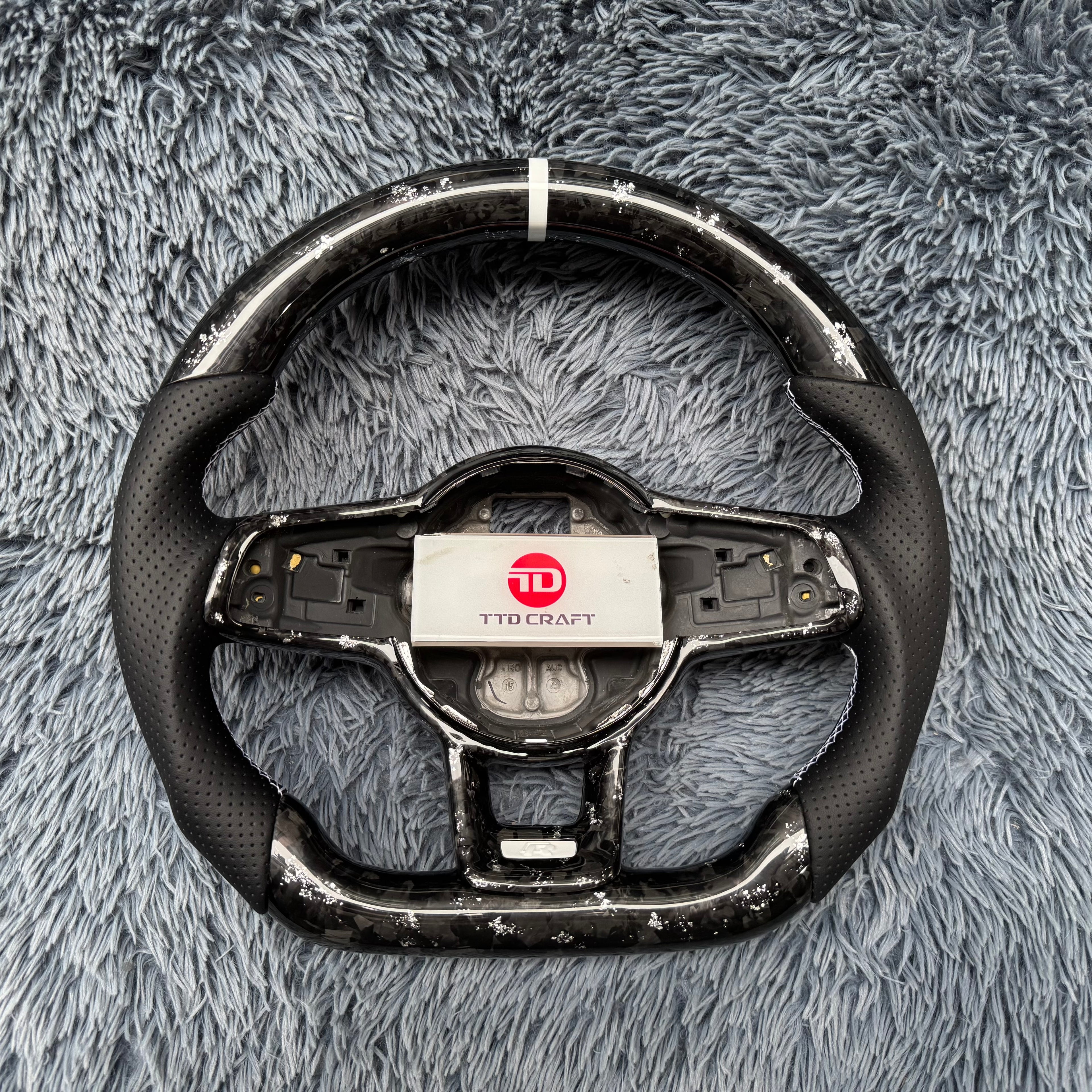 For Volkswagen Golf Mk7 / Mk7.5 Forged Carbon Fiber Steering Wheel