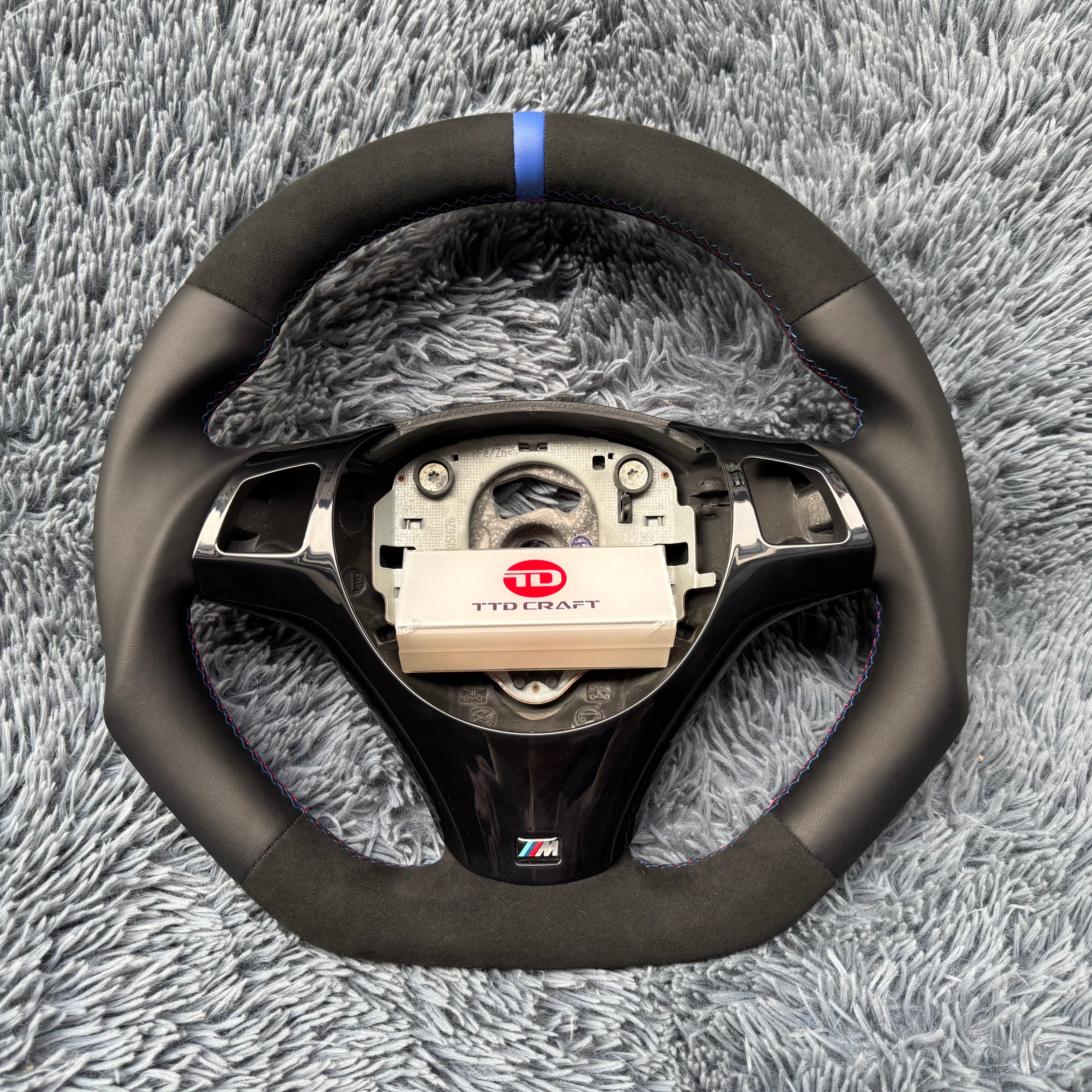 For BMW 1 SERIES E82 E88 / 3 SERIES E90 E91 E92 E93 / X1 E84 Leather Steering Wheel