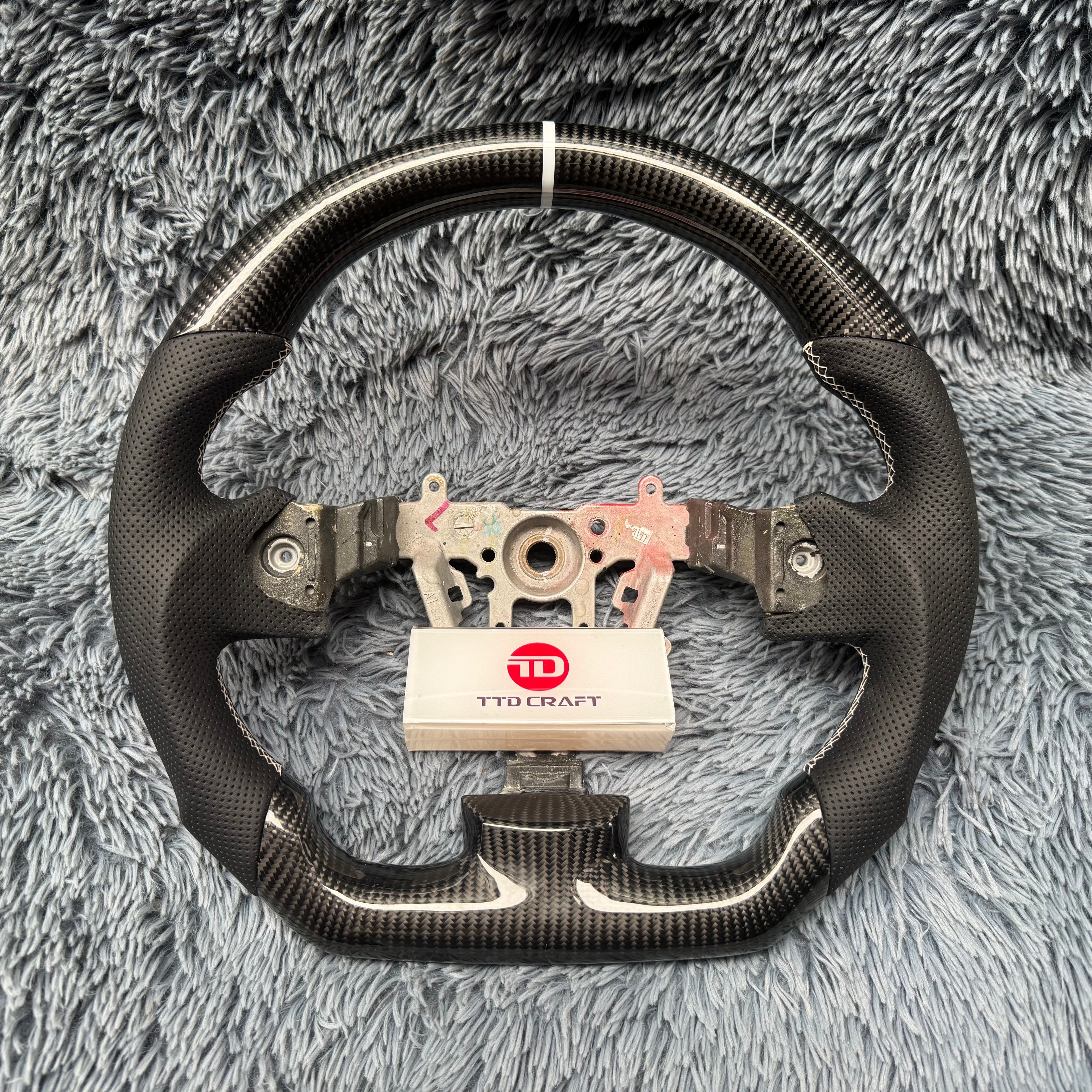 For Subaru 2008-2013 Forester / Legacy /WRX STI/ Impreza Carbon Fiber Steering wheel