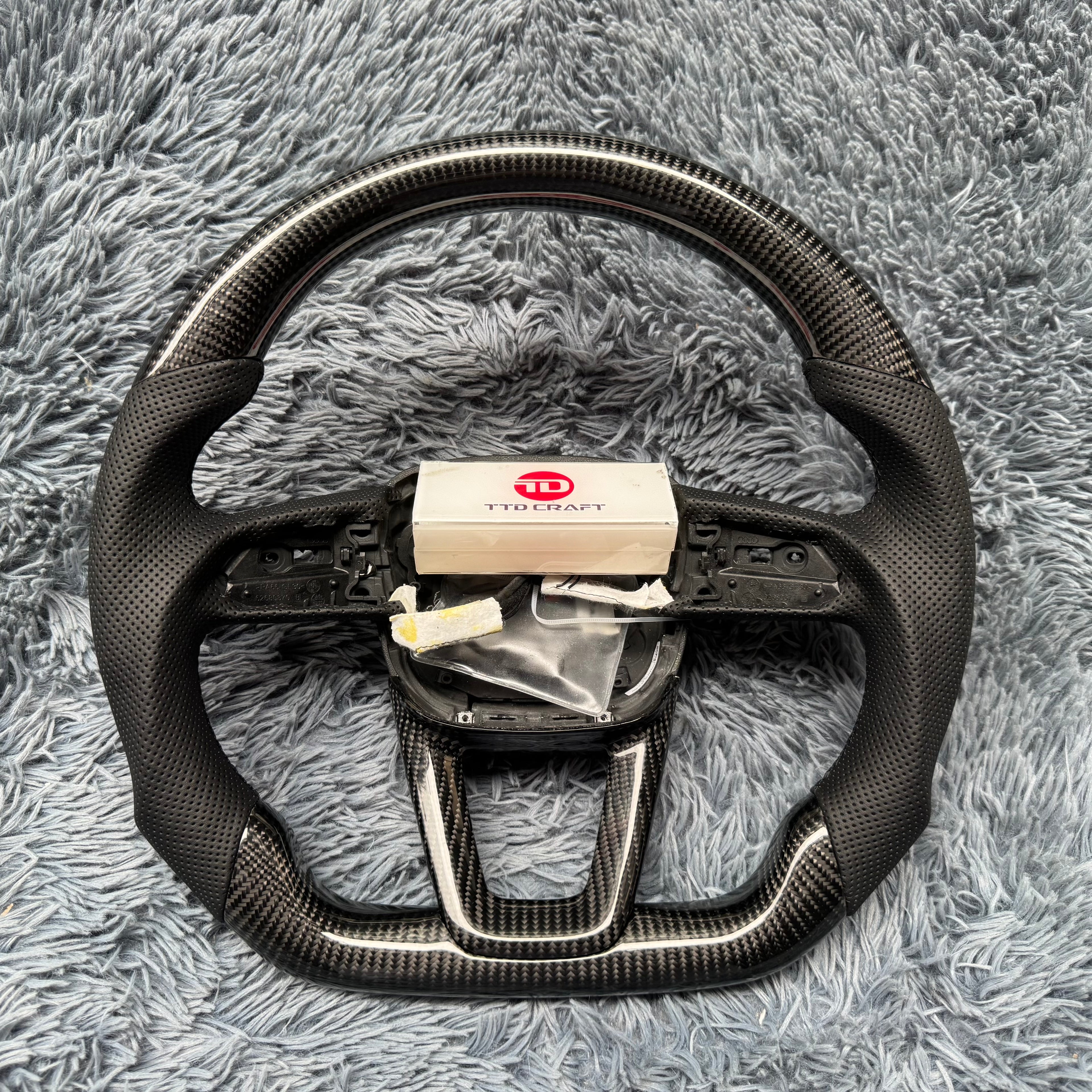 For Audi  A4 / Q5 / SQ5 / Q7 / SQ7 Custom Carbon Fiber Steering Wheel